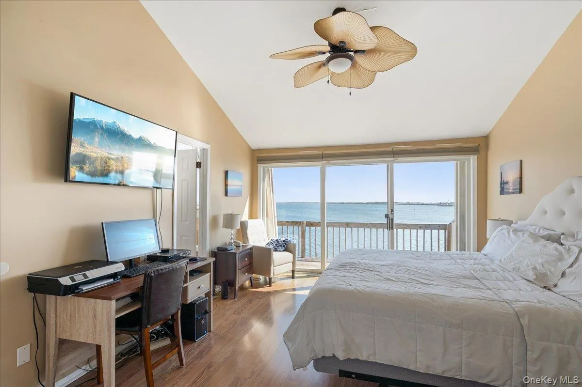 Wake up in your primary en suite to this fabulous Great South Bay. Wake up in your primary en suite to this fabulous Great South Bay.