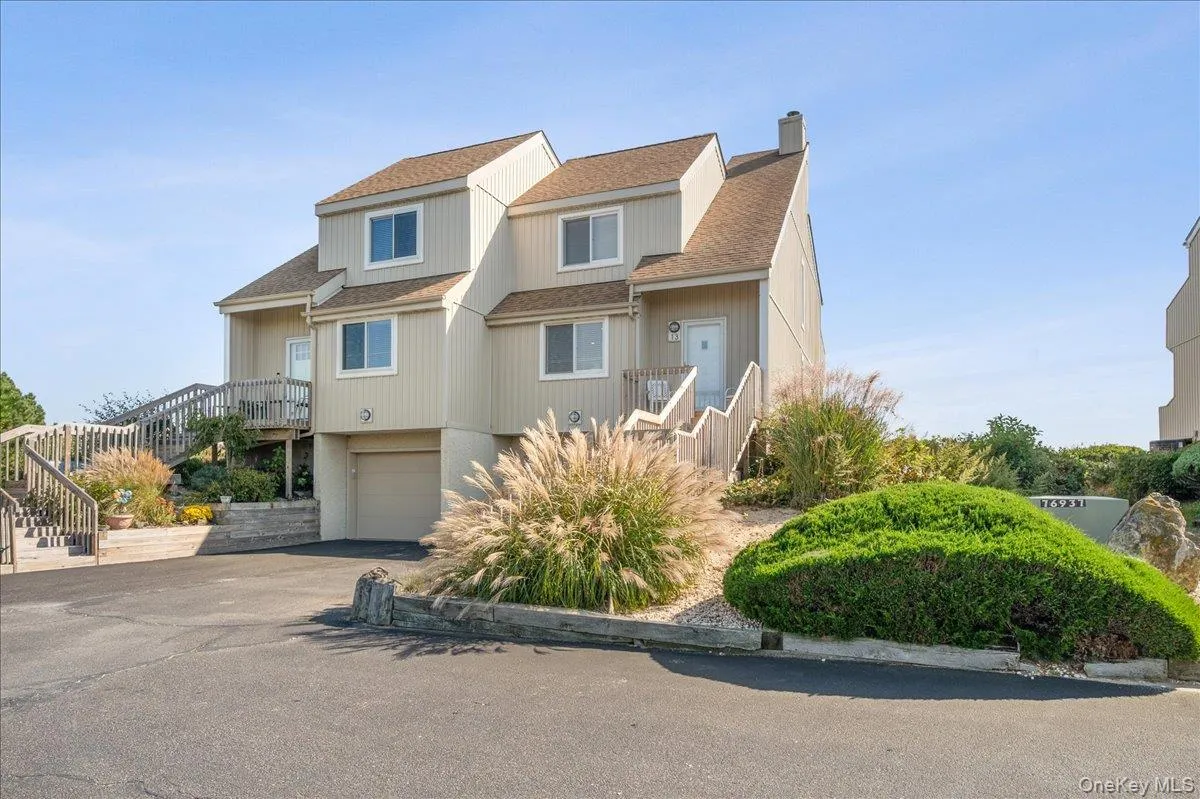 Four Levels which include Basement level with Garage & Bedroom, Main Living Level, Secondary Level with Bedrooms and a Spacious loft on the 4th Level. Four Levels which include Basement level with Garage & Bedroom, Main Living Level, Secondary Level with Bedrooms and a Spacious loft on the 4th Level.