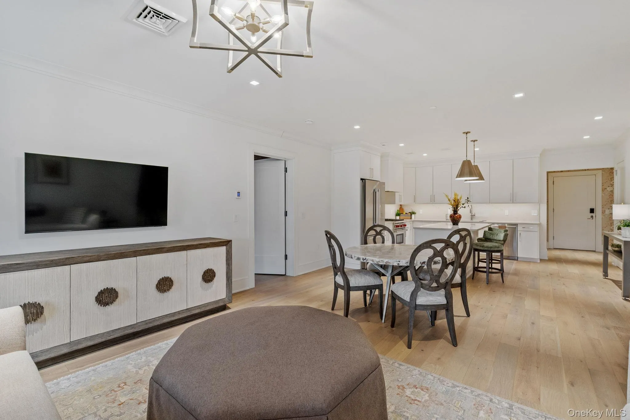 19 Washington Street, Saratoga Springs, NY, 1 Bedroom Bedrooms, 3 Rooms Rooms,1 BathroomBathrooms,Residential,For Rent,Washington,0,1059884 19 Washington Street, Saratoga Springs, NY, 1 Bedroom Bedrooms, 3 Rooms Rooms,1 BathroomBathrooms,Residential,For Rent,Washington,0,1059884