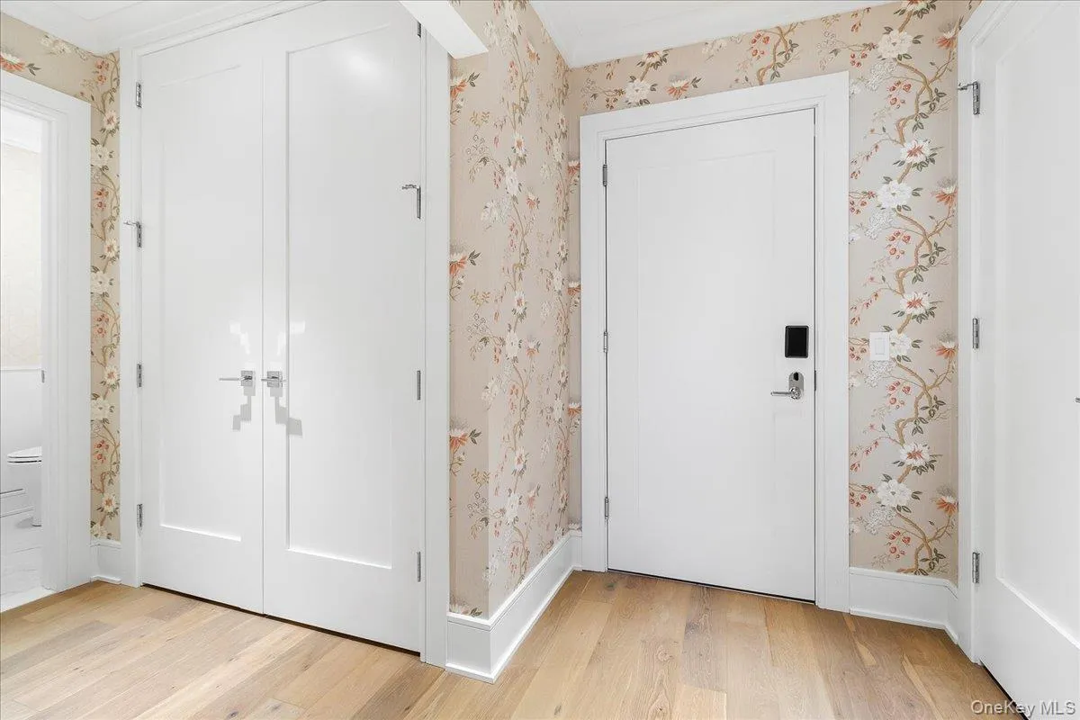 19 Washington Street, Saratoga Springs, NY, 1 Bedroom Bedrooms, 3 Rooms Rooms,1 BathroomBathrooms,Residential,For Rent,Washington,0,1059884 19 Washington Street, Saratoga Springs, NY, 1 Bedroom Bedrooms, 3 Rooms Rooms,1 BathroomBathrooms,Residential,For Rent,Washington,0,1059884