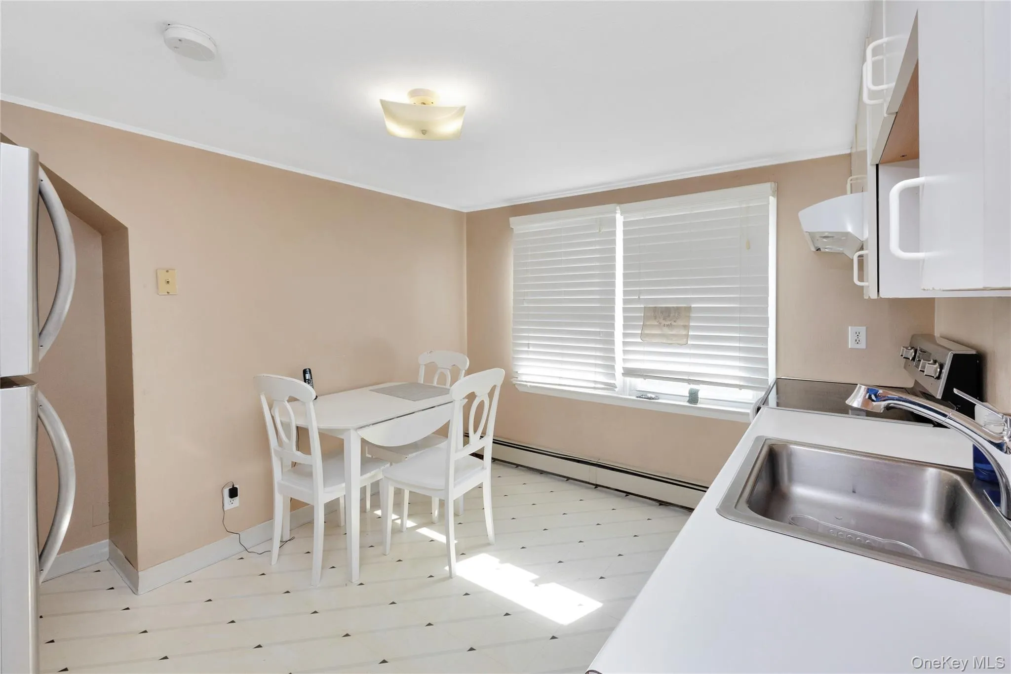 90 East 7th Street, Babylon, NY, 2 Bedroom Bedrooms, 4 Room Rooms,1 BathroomBathrooms,Residential Lease,For Rent,East 7th Street,0,1059892 90 East 7th Street, Babylon, NY, 2 Bedroom Bedrooms, 4 Room Rooms,1 BathroomBathrooms,Residential Lease,For Rent,East 7th Street,0,1059892