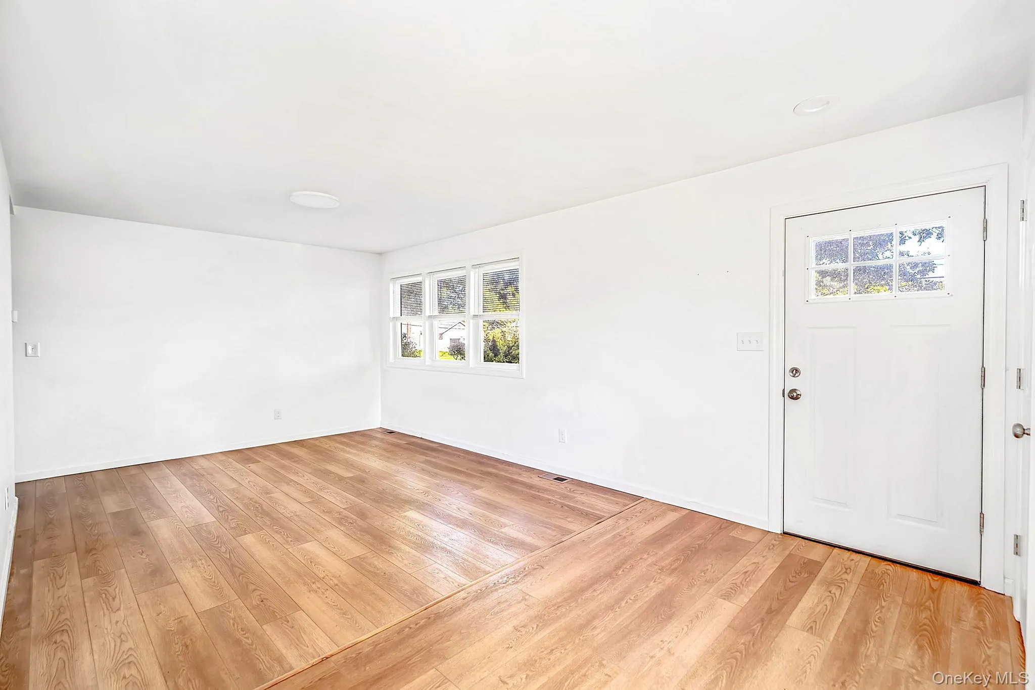 138 Central Avenue, Brookhaven, NY, 3 Bedrooms Bedrooms, 8 Rooms Rooms,2 BathroomsBathrooms,Residential,For Rent,Central,0,1059910 138 Central Avenue, Brookhaven, NY, 3 Bedrooms Bedrooms, 8 Rooms Rooms,2 BathroomsBathrooms,Residential,For Rent,Central,0,1059910