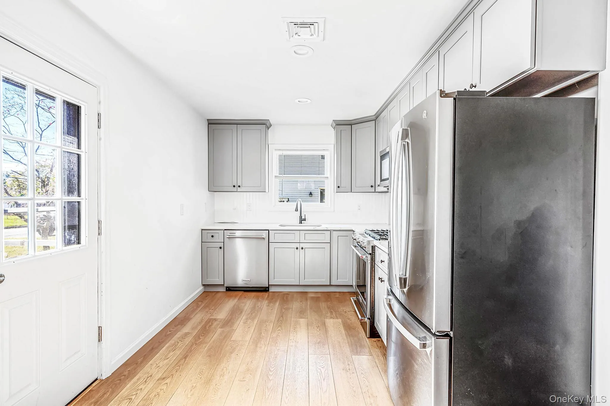 138 Central Avenue, Brookhaven, NY, 3 Bedrooms Bedrooms, 8 Rooms Rooms,2 BathroomsBathrooms,Residential,For Rent,Central,0,1059910 138 Central Avenue, Brookhaven, NY, 3 Bedrooms Bedrooms, 8 Rooms Rooms,2 BathroomsBathrooms,Residential,For Rent,Central,0,1059910