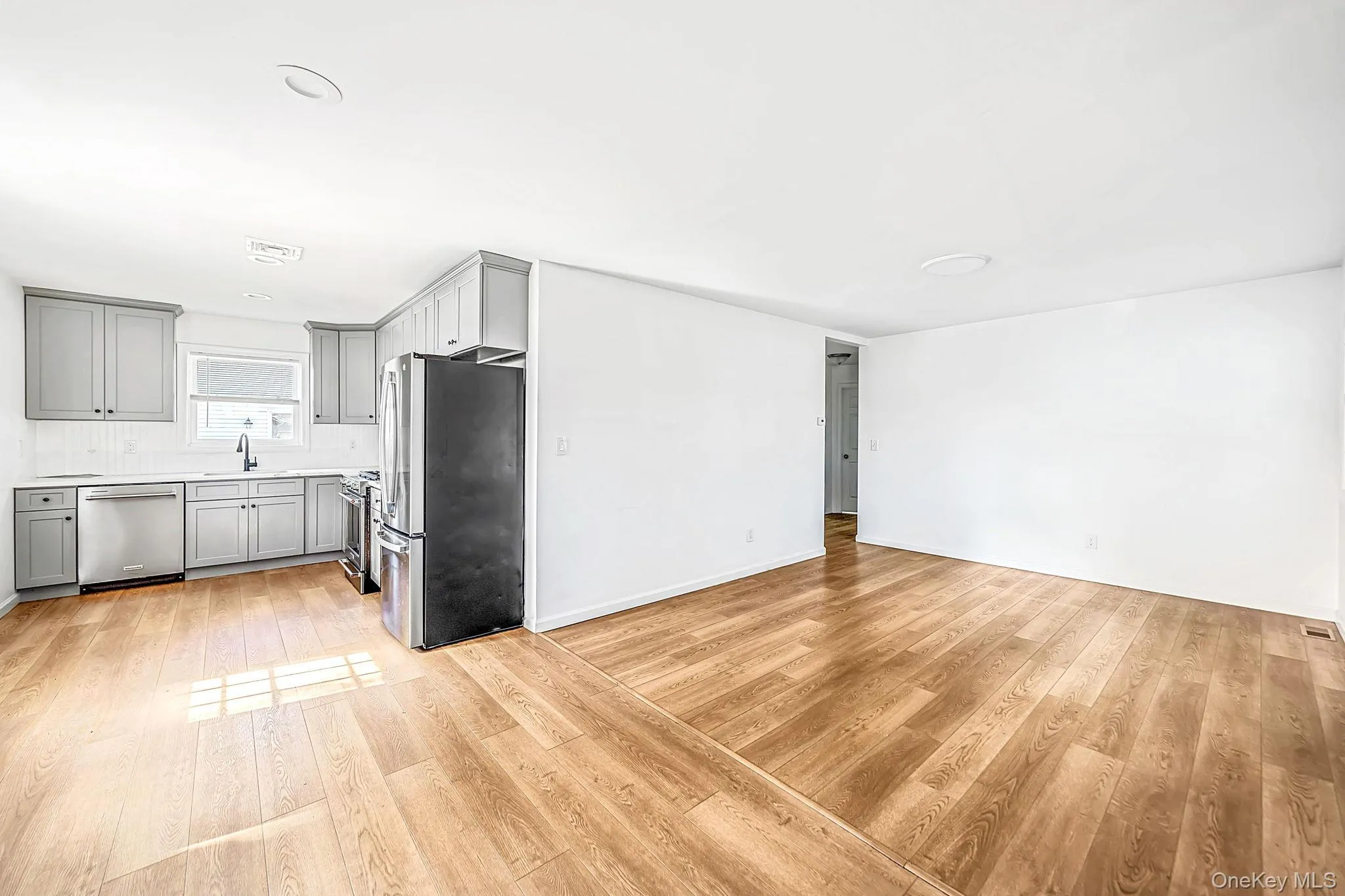 138 Central Avenue, Brookhaven, NY, 3 Bedrooms Bedrooms, 8 Rooms Rooms,2 BathroomsBathrooms,Residential,For Rent,Central,0,1059910 138 Central Avenue, Brookhaven, NY, 3 Bedrooms Bedrooms, 8 Rooms Rooms,2 BathroomsBathrooms,Residential,For Rent,Central,0,1059910