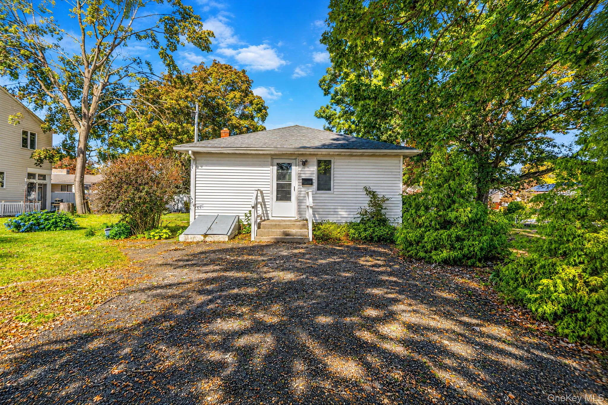 138 Central Avenue, Brookhaven, NY, 3 Bedrooms Bedrooms, 8 Rooms Rooms,2 BathroomsBathrooms,Residential,For Rent,Central,0,1059910 138 Central Avenue, Brookhaven, NY, 3 Bedrooms Bedrooms, 8 Rooms Rooms,2 BathroomsBathrooms,Residential,For Rent,Central,0,1059910