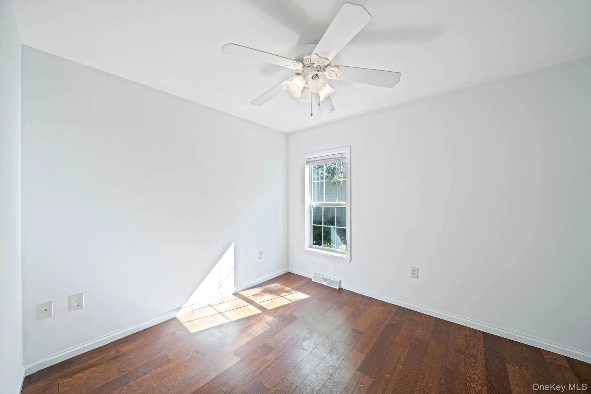 1661 Old Country Road, Riverhead, NY, 2 Bedrooms Bedrooms, 5 Rooms Rooms,2 BathroomsBathrooms,Residential,For Rent,Old Country,0,1059912 1661 Old Country Road, Riverhead, NY, 2 Bedrooms Bedrooms, 5 Rooms Rooms,2 BathroomsBathrooms,Residential,For Rent,Old Country,0,1059912
