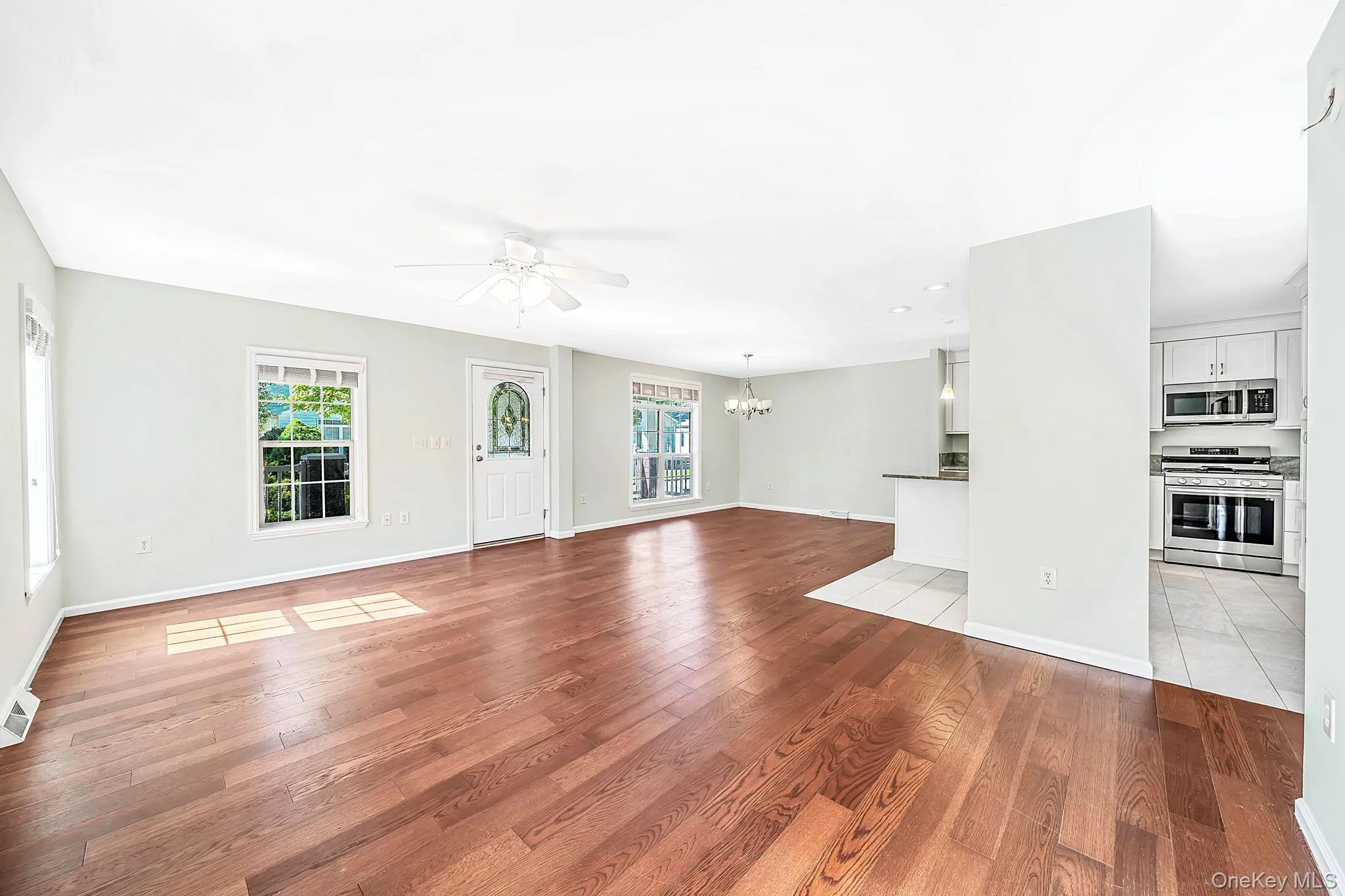 1661 Old Country Road, Riverhead, NY, 2 Bedrooms Bedrooms, 5 Rooms Rooms,2 BathroomsBathrooms,Residential,For Rent,Old Country,0,1059912 1661 Old Country Road, Riverhead, NY, 2 Bedrooms Bedrooms, 5 Rooms Rooms,2 BathroomsBathrooms,Residential,For Rent,Old Country,0,1059912