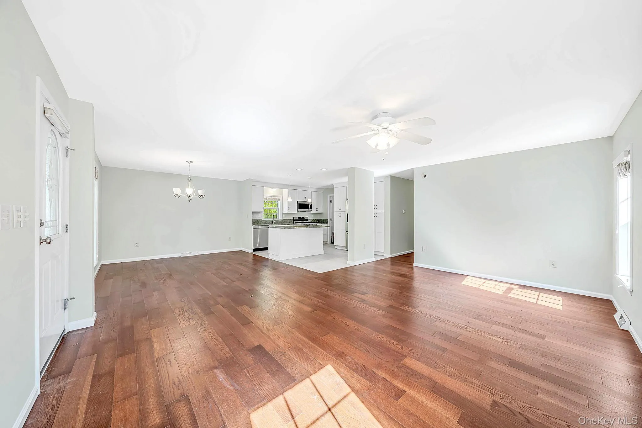 1661 Old Country Road, Riverhead, NY, 2 Bedrooms Bedrooms, 5 Rooms Rooms,2 BathroomsBathrooms,Residential,For Rent,Old Country,0,1059912 1661 Old Country Road, Riverhead, NY, 2 Bedrooms Bedrooms, 5 Rooms Rooms,2 BathroomsBathrooms,Residential,For Rent,Old Country,0,1059912