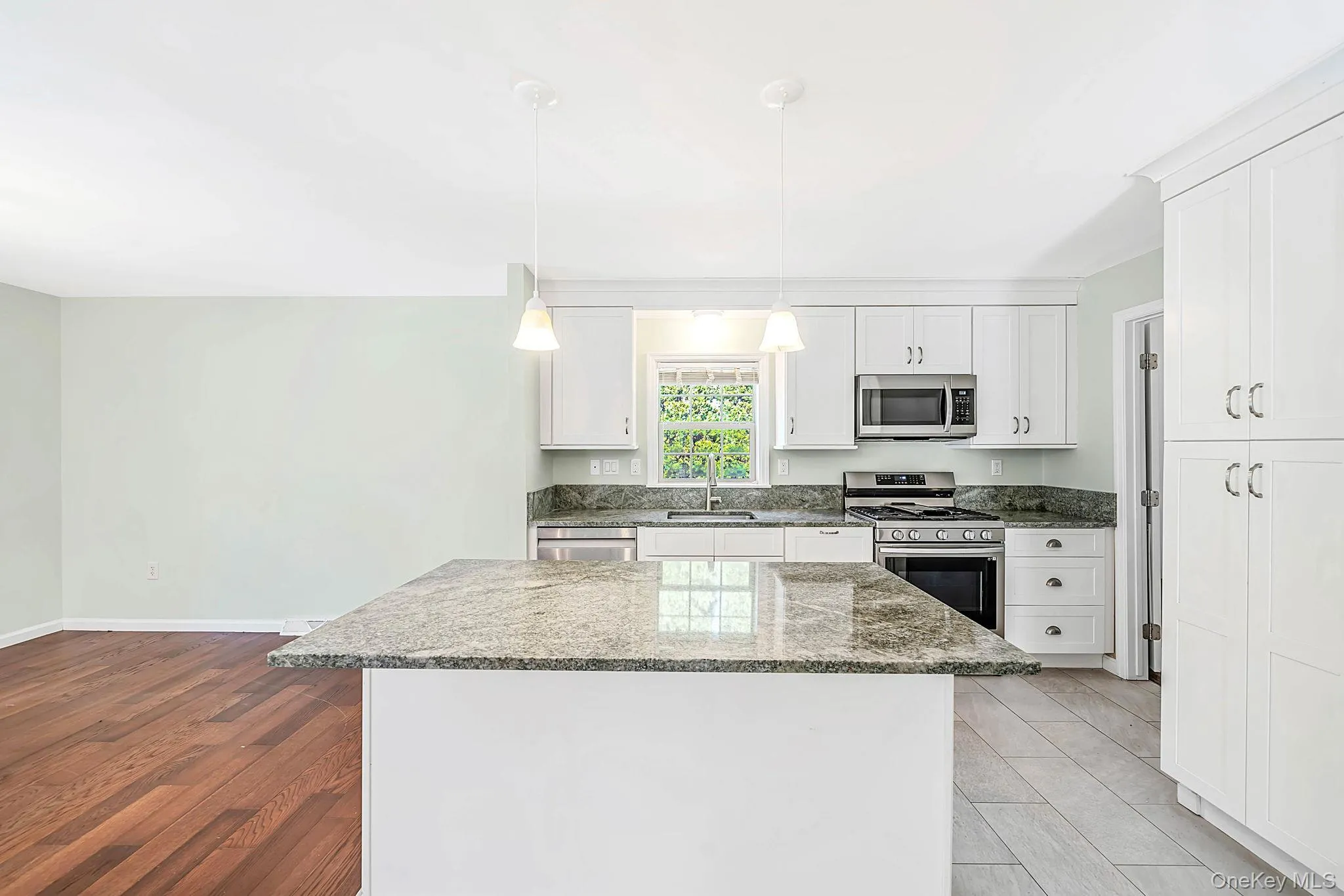 1661 Old Country Road, Riverhead, NY, 2 Bedrooms Bedrooms, 5 Rooms Rooms,2 BathroomsBathrooms,Residential,For Rent,Old Country,0,1059912 1661 Old Country Road, Riverhead, NY, 2 Bedrooms Bedrooms, 5 Rooms Rooms,2 BathroomsBathrooms,Residential,For Rent,Old Country,0,1059912