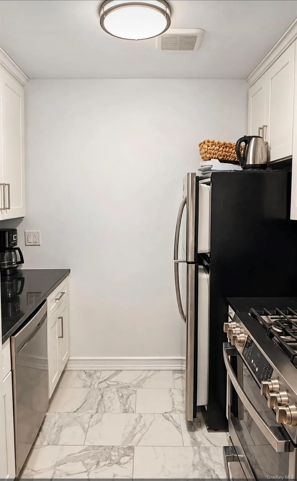 601 chestnut, Hempstead, NY, 1 Bedroom Bedrooms, 4 Room Rooms,1 BathroomBathrooms,Residential Lease,For Rent,chestnut,0,1059918 601 chestnut, Hempstead, NY, 1 Bedroom Bedrooms, 4 Room Rooms,1 BathroomBathrooms,Residential Lease,For Rent,chestnut,0,1059918