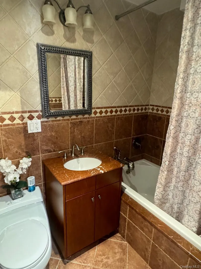 151-15 84th Street, New York, NY, 2 Bedrooms Bedrooms, 5 Rooms Rooms,2 BathroomsBathrooms,Residential,For Rent,84th,0,1059925 151-15 84th Street, New York, NY, 2 Bedrooms Bedrooms, 5 Rooms Rooms,2 BathroomsBathrooms,Residential,For Rent,84th,0,1059925