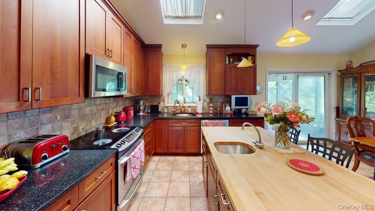3482 Alta Street, Yorktown, NY, 3 Bedrooms Bedrooms, 8 Rooms Rooms,1 BathroomBathrooms,Residential,For Rent,Alta,0,1059934 3482 Alta Street, Yorktown, NY, 3 Bedrooms Bedrooms, 8 Rooms Rooms,1 BathroomBathrooms,Residential,For Rent,Alta,0,1059934