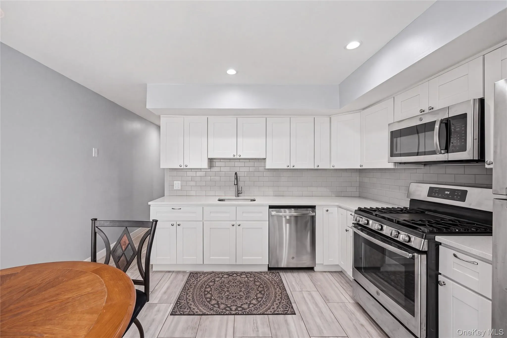 10 Lyndale Lane, New York, NY, 3 Bedrooms Bedrooms, 4 Rooms Rooms,1 BathroomBathrooms,Residential,For Rent,Lyndale,0,1059940 10 Lyndale Lane, New York, NY, 3 Bedrooms Bedrooms, 4 Rooms Rooms,1 BathroomBathrooms,Residential,For Rent,Lyndale,0,1059940