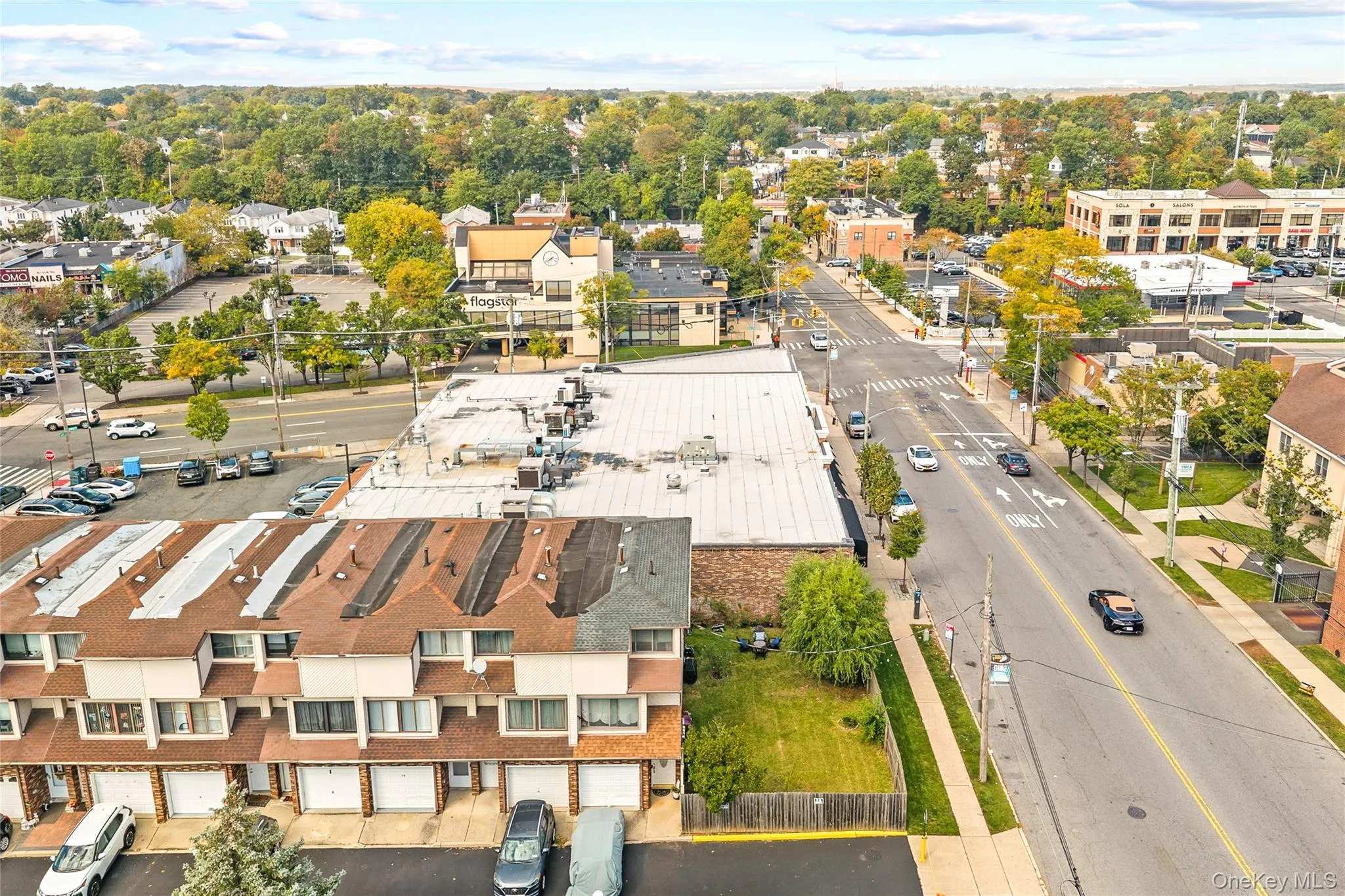 10 Lyndale Lane, New York, NY, 3 Bedrooms Bedrooms, 4 Rooms Rooms,1 BathroomBathrooms,Residential,For Rent,Lyndale,0,1059940 10 Lyndale Lane, New York, NY, 3 Bedrooms Bedrooms, 4 Rooms Rooms,1 BathroomBathrooms,Residential,For Rent,Lyndale,0,1059940