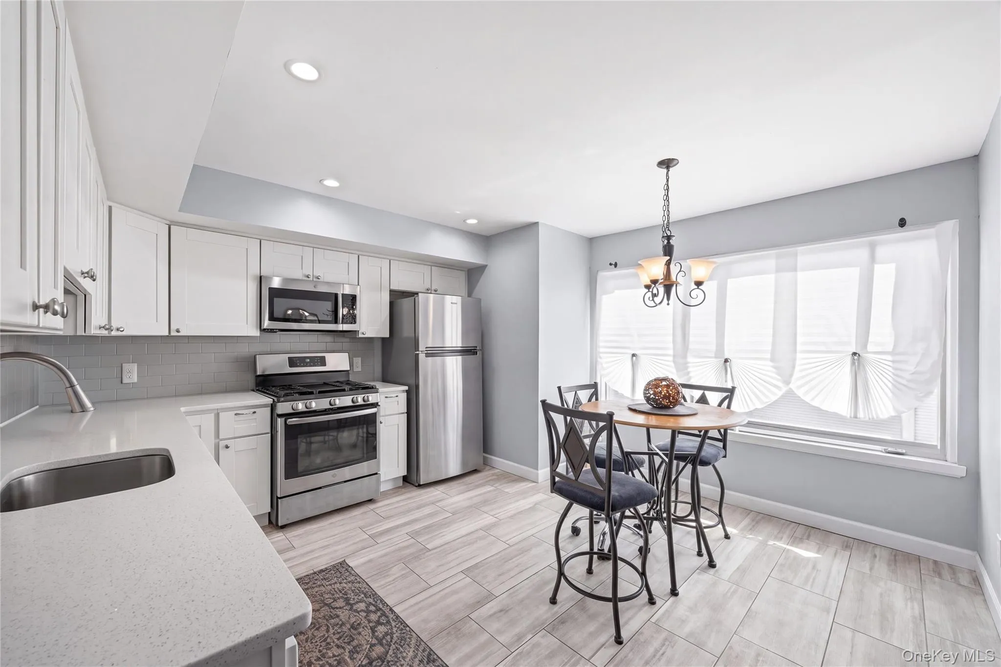 10 Lyndale Lane, New York, NY, 3 Bedrooms Bedrooms, 4 Rooms Rooms,1 BathroomBathrooms,Residential,For Rent,Lyndale,0,1059940 10 Lyndale Lane, New York, NY, 3 Bedrooms Bedrooms, 4 Rooms Rooms,1 BathroomBathrooms,Residential,For Rent,Lyndale,0,1059940