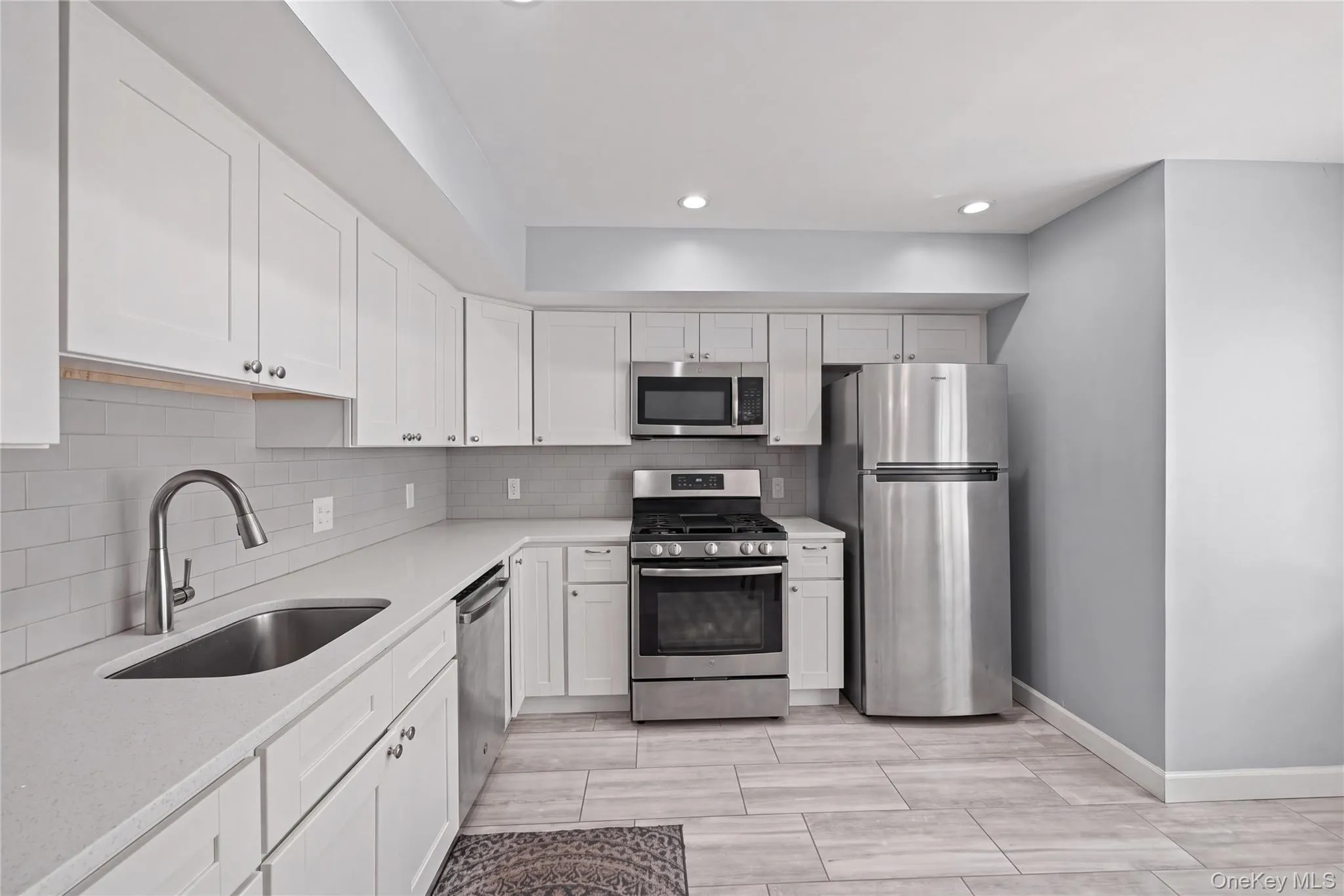 10 Lyndale Lane, New York, NY, 3 Bedrooms Bedrooms, 4 Rooms Rooms,1 BathroomBathrooms,Residential,For Rent,Lyndale,0,1059940 10 Lyndale Lane, New York, NY, 3 Bedrooms Bedrooms, 4 Rooms Rooms,1 BathroomBathrooms,Residential,For Rent,Lyndale,0,1059940
