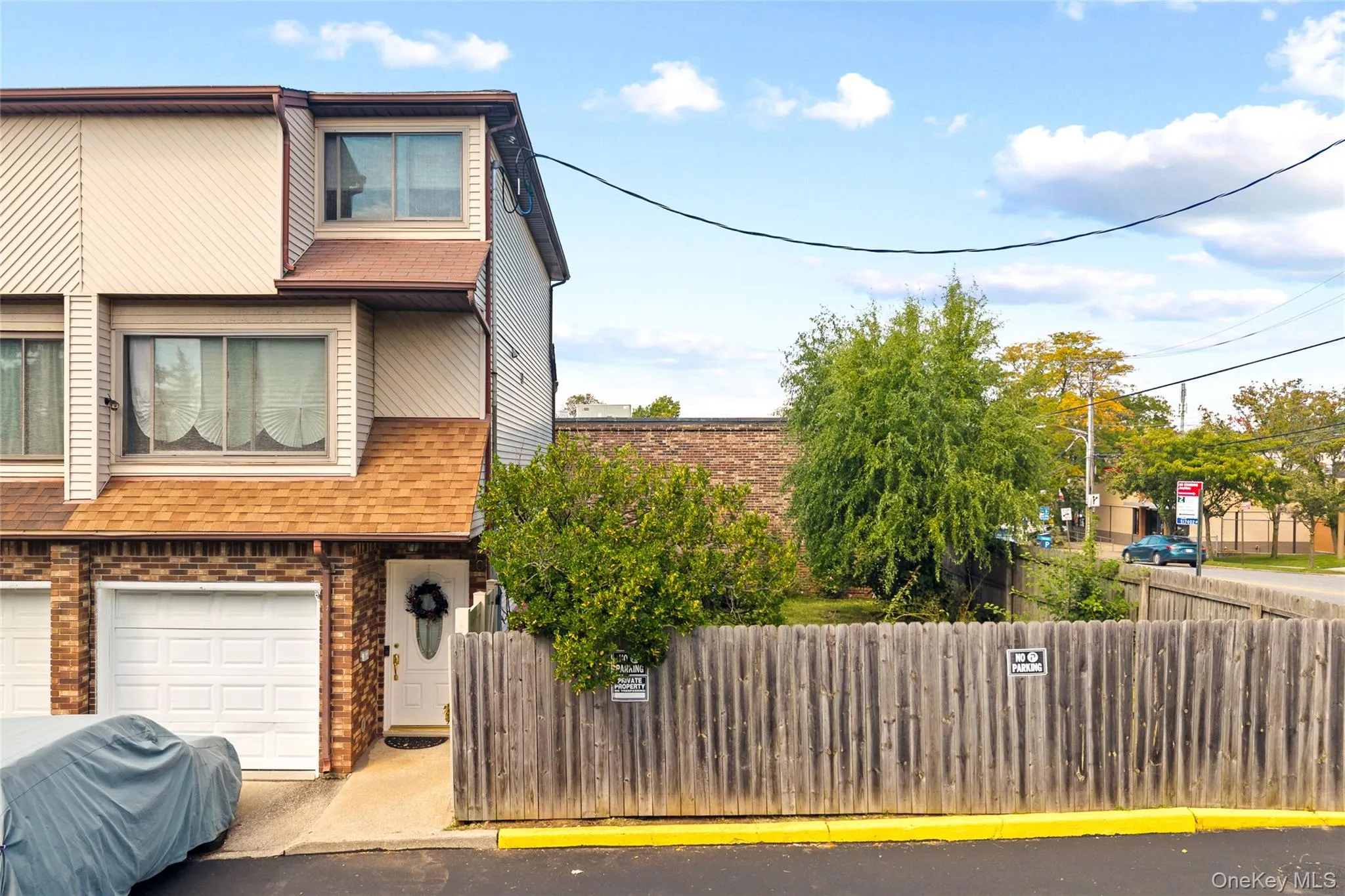10 Lyndale Lane, New York, NY, 3 Bedrooms Bedrooms, 4 Rooms Rooms,1 BathroomBathrooms,Residential,For Rent,Lyndale,0,1059940 10 Lyndale Lane, New York, NY, 3 Bedrooms Bedrooms, 4 Rooms Rooms,1 BathroomBathrooms,Residential,For Rent,Lyndale,0,1059940