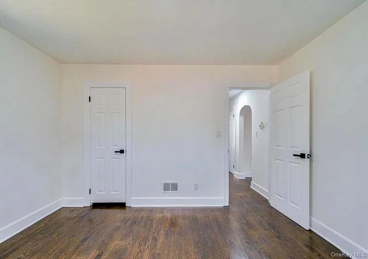 63 Fairview Avenue, Kingston, NY, 2 Bedrooms Bedrooms, 9 Rooms Rooms,1 BathroomBathrooms,Residential Lease,For Rent,Fairview,0,1059941 63 Fairview Avenue, Kingston, NY, 2 Bedrooms Bedrooms, 9 Rooms Rooms,1 BathroomBathrooms,Residential Lease,For Rent,Fairview,0,1059941