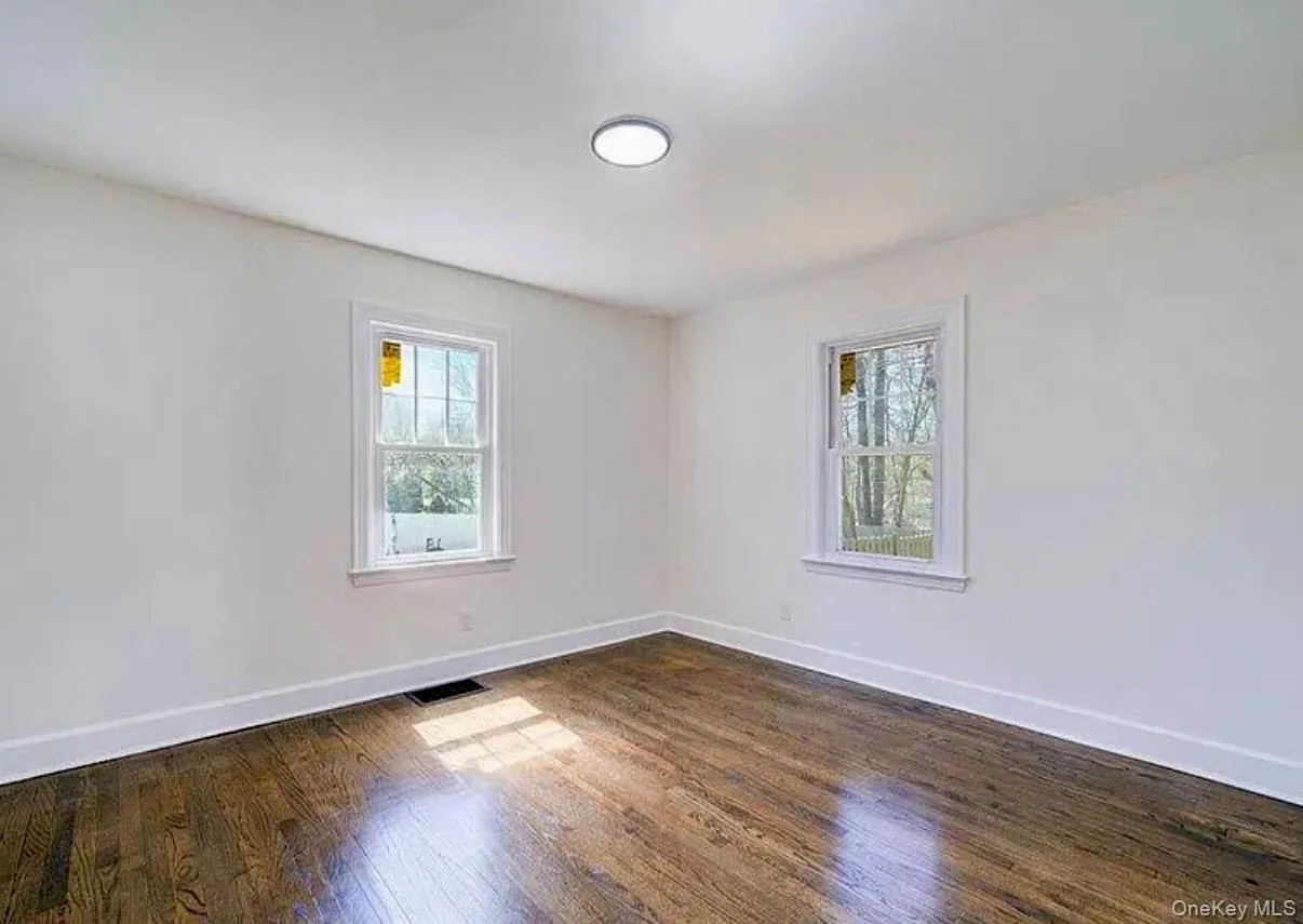 63 Fairview Avenue, Kingston, NY, 2 Bedrooms Bedrooms, 9 Rooms Rooms,1 BathroomBathrooms,Residential Lease,For Rent,Fairview,0,1059941 63 Fairview Avenue, Kingston, NY, 2 Bedrooms Bedrooms, 9 Rooms Rooms,1 BathroomBathrooms,Residential Lease,For Rent,Fairview,0,1059941
