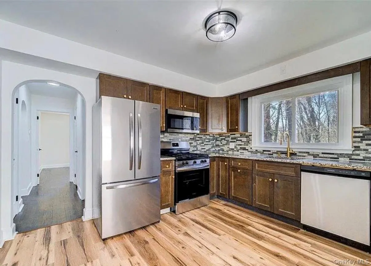 63 Fairview Avenue, Kingston, NY, 2 Bedrooms Bedrooms, 9 Rooms Rooms,1 BathroomBathrooms,Residential Lease,For Rent,Fairview,0,1059941 63 Fairview Avenue, Kingston, NY, 2 Bedrooms Bedrooms, 9 Rooms Rooms,1 BathroomBathrooms,Residential Lease,For Rent,Fairview,0,1059941