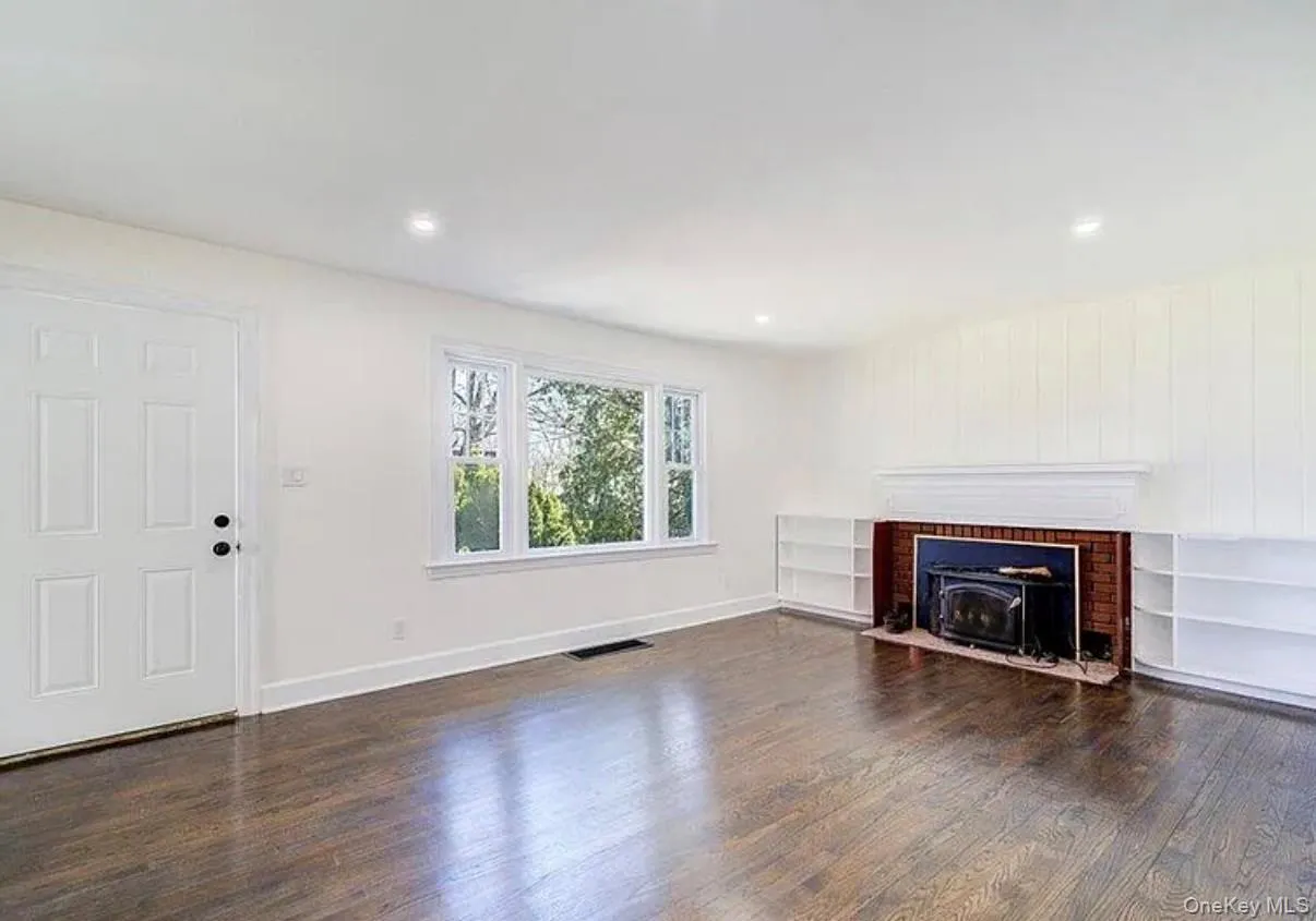 63 Fairview Avenue, Kingston, NY, 2 Bedrooms Bedrooms, 9 Rooms Rooms,1 BathroomBathrooms,Residential Lease,For Rent,Fairview,0,1059941 63 Fairview Avenue, Kingston, NY, 2 Bedrooms Bedrooms, 9 Rooms Rooms,1 BathroomBathrooms,Residential Lease,For Rent,Fairview,0,1059941