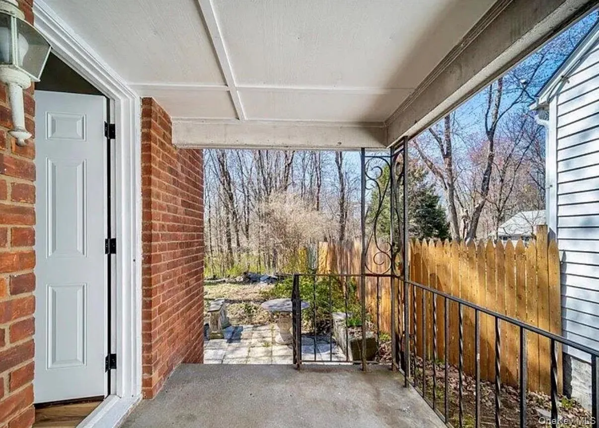 63 Fairview Avenue, Kingston, NY, 2 Bedrooms Bedrooms, 9 Rooms Rooms,1 BathroomBathrooms,Residential Lease,For Rent,Fairview,0,1059941 63 Fairview Avenue, Kingston, NY, 2 Bedrooms Bedrooms, 9 Rooms Rooms,1 BathroomBathrooms,Residential Lease,For Rent,Fairview,0,1059941
