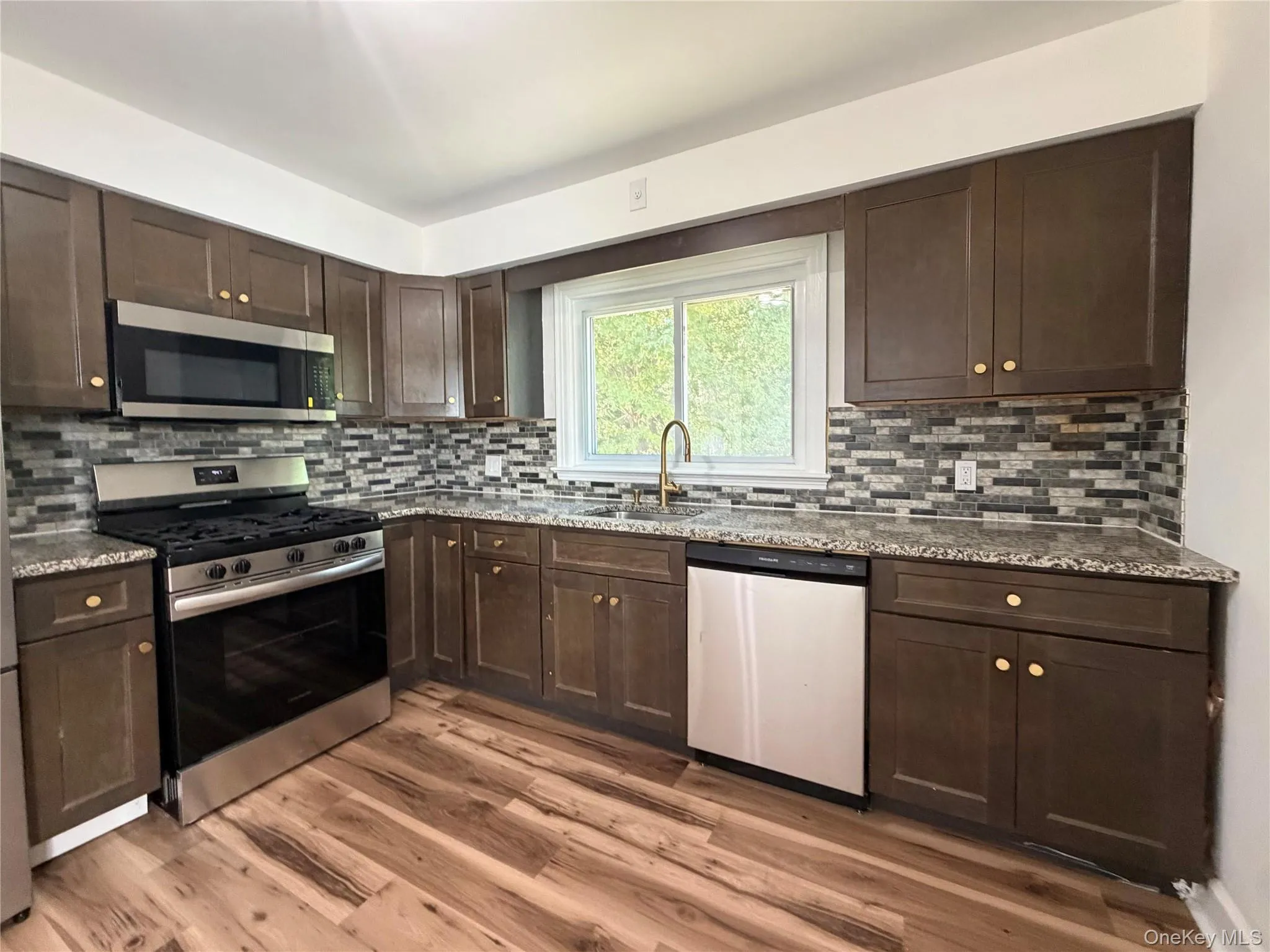 63 Fairview Avenue, Kingston, NY, 2 Bedrooms Bedrooms, 9 Rooms Rooms,1 BathroomBathrooms,Residential Lease,For Rent,Fairview,0,1059941 63 Fairview Avenue, Kingston, NY, 2 Bedrooms Bedrooms, 9 Rooms Rooms,1 BathroomBathrooms,Residential Lease,For Rent,Fairview,0,1059941