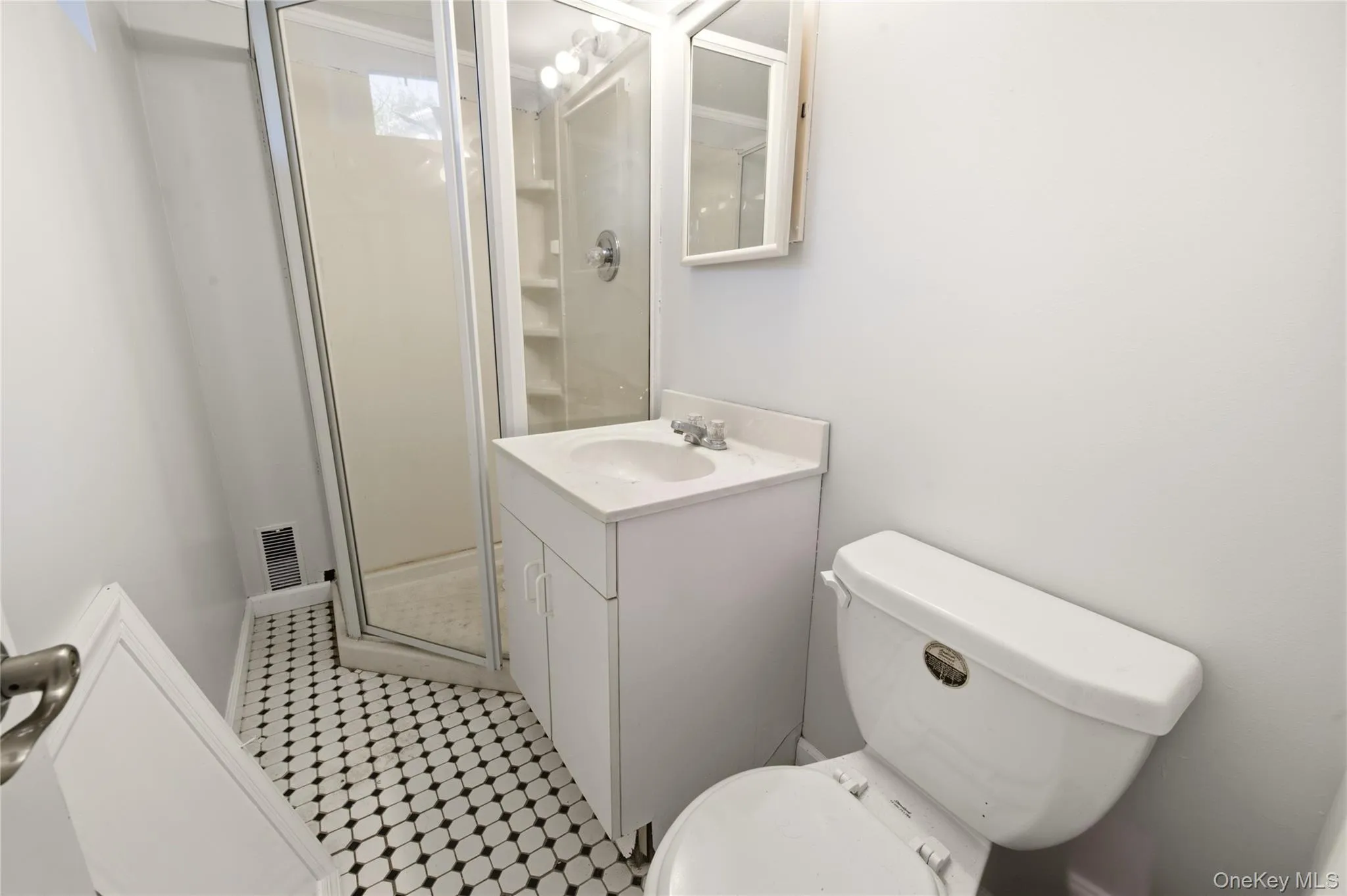 4 Elmont Lane, Huntington, NY, 4 Bedrooms Bedrooms, 6 Rooms Rooms,3 BathroomsBathrooms,Residential,For Rent,Elmont,0,1059942 4 Elmont Lane, Huntington, NY, 4 Bedrooms Bedrooms, 6 Rooms Rooms,3 BathroomsBathrooms,Residential,For Rent,Elmont,0,1059942
