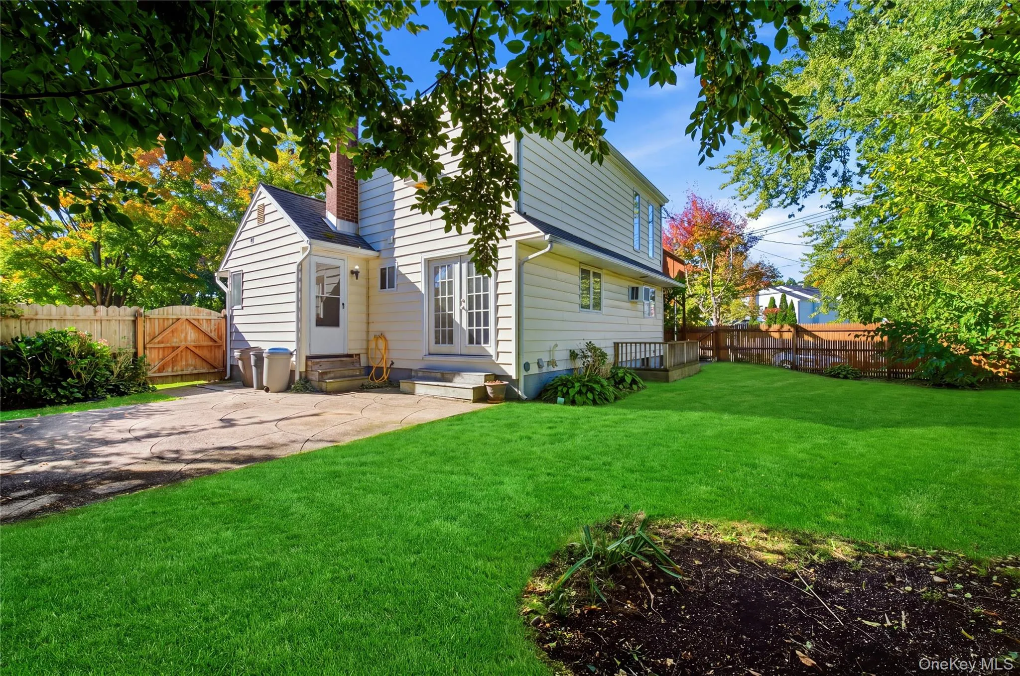 4 Elmont Lane, Huntington, NY, 4 Bedrooms Bedrooms, 6 Rooms Rooms,3 BathroomsBathrooms,Residential,For Rent,Elmont,0,1059942 4 Elmont Lane, Huntington, NY, 4 Bedrooms Bedrooms, 6 Rooms Rooms,3 BathroomsBathrooms,Residential,For Rent,Elmont,0,1059942