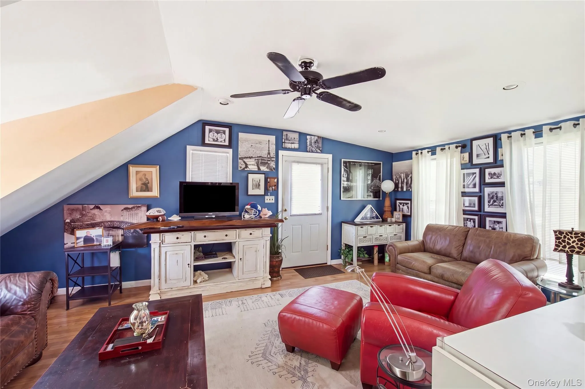4 Elmont Lane, Huntington, NY, 4 Bedrooms Bedrooms, 6 Rooms Rooms,3 BathroomsBathrooms,Residential,For Rent,Elmont,0,1059942 4 Elmont Lane, Huntington, NY, 4 Bedrooms Bedrooms, 6 Rooms Rooms,3 BathroomsBathrooms,Residential,For Rent,Elmont,0,1059942