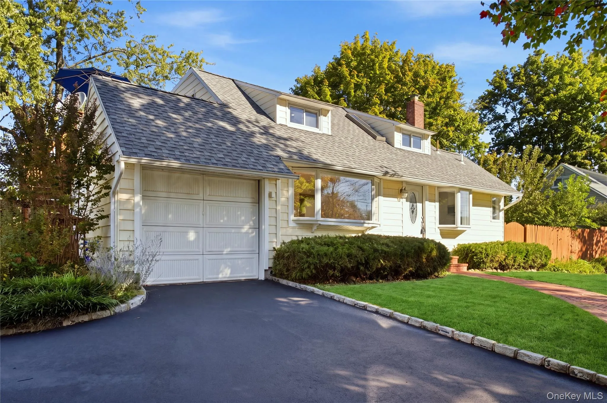4 Elmont Lane, Huntington, NY, 4 Bedrooms Bedrooms, 6 Rooms Rooms,3 BathroomsBathrooms,Residential,For Rent,Elmont,0,1059942 4 Elmont Lane, Huntington, NY, 4 Bedrooms Bedrooms, 6 Rooms Rooms,3 BathroomsBathrooms,Residential,For Rent,Elmont,0,1059942