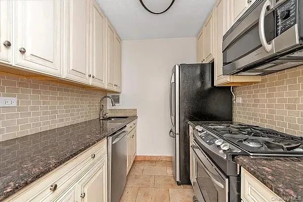 330 E 38 St, New York, NY, 1 Bedroom Bedrooms, 4 Room Rooms,1 BathroomBathrooms,Residential Lease,For Rent,38 St,0,1059949 330 E 38 St, New York, NY, 1 Bedroom Bedrooms, 4 Room Rooms,1 BathroomBathrooms,Residential Lease,For Rent,38 St,0,1059949