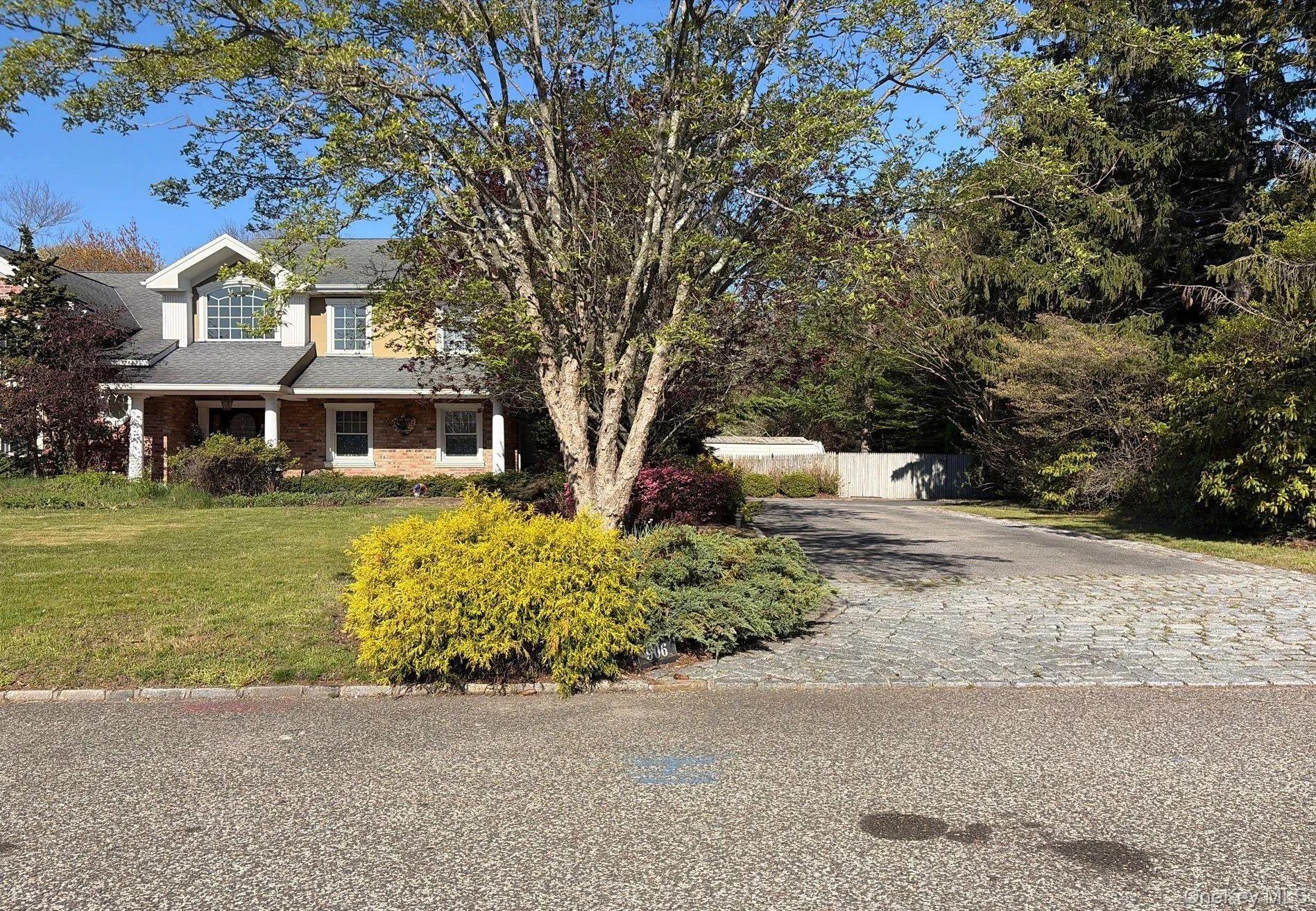 906 Thompson Drive, Islip, NY, 5 Bedrooms Bedrooms, 11 Rooms Rooms,3 BathroomsBathrooms,Residential,For Rent,Thompson,0,1059950 906 Thompson Drive, Islip, NY, 5 Bedrooms Bedrooms, 11 Rooms Rooms,3 BathroomsBathrooms,Residential,For Rent,Thompson,0,1059950