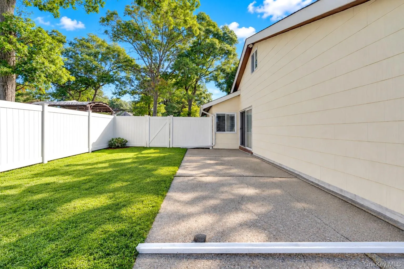 1012 Old Medford Avenue, Brookhaven, NY, 4 Bedrooms Bedrooms, 10 Rooms Rooms,2 BathroomsBathrooms,Residential,For Rent,Old Medford,0,1059967 1012 Old Medford Avenue, Brookhaven, NY, 4 Bedrooms Bedrooms, 10 Rooms Rooms,2 BathroomsBathrooms,Residential,For Rent,Old Medford,0,1059967