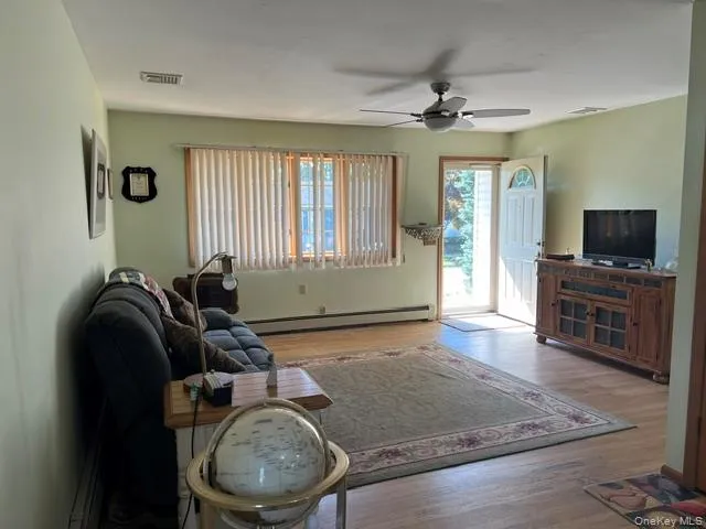 226 Estelle Avenue, Islip, NY, 3 Bedrooms Bedrooms, 5 Rooms Rooms,1 BathroomBathrooms,Residential,For Rent,Estelle,0,1059971 226 Estelle Avenue, Islip, NY, 3 Bedrooms Bedrooms, 5 Rooms Rooms,1 BathroomBathrooms,Residential,For Rent,Estelle,0,1059971