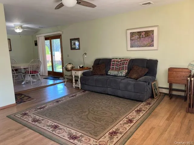 226 Estelle Avenue, Islip, NY, 3 Bedrooms Bedrooms, 5 Rooms Rooms,1 BathroomBathrooms,Residential,For Rent,Estelle,0,1059971 226 Estelle Avenue, Islip, NY, 3 Bedrooms Bedrooms, 5 Rooms Rooms,1 BathroomBathrooms,Residential,For Rent,Estelle,0,1059971