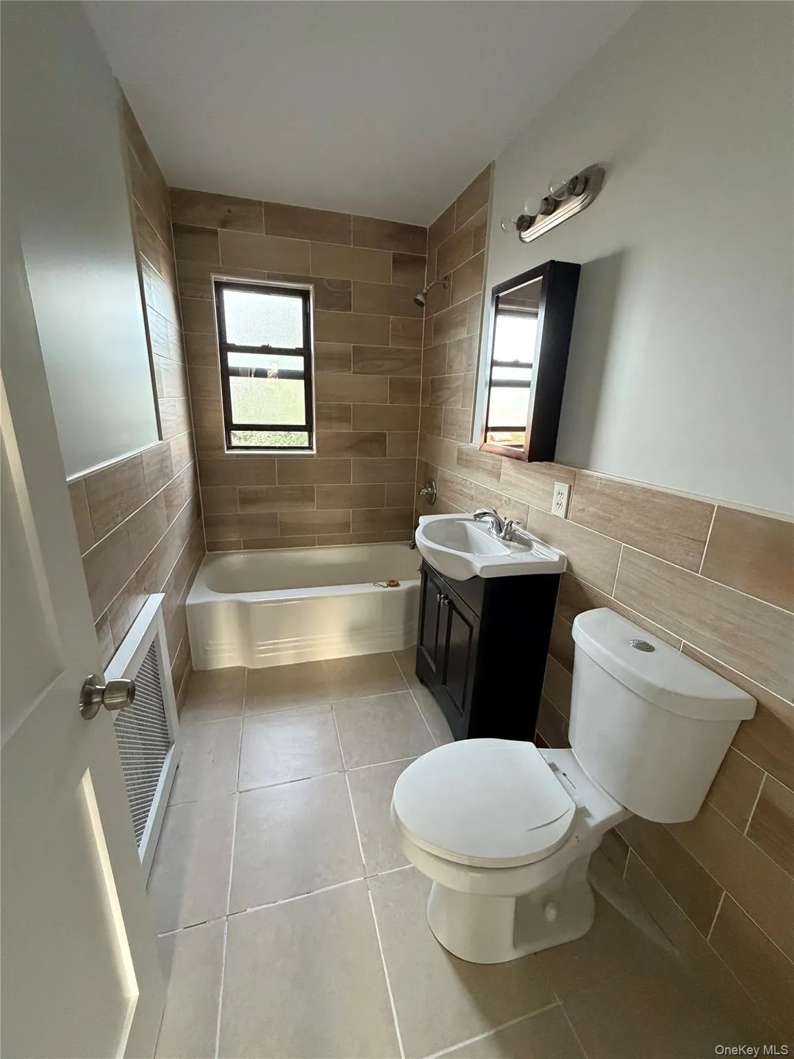 115 Long Beach Road, Hempstead, NY, 1 Bedroom Bedrooms, 3 Rooms Rooms,1 BathroomBathrooms,Residential Lease,For Rent,Long Beach,0,1059979 115 Long Beach Road, Hempstead, NY, 1 Bedroom Bedrooms, 3 Rooms Rooms,1 BathroomBathrooms,Residential Lease,For Rent,Long Beach,0,1059979