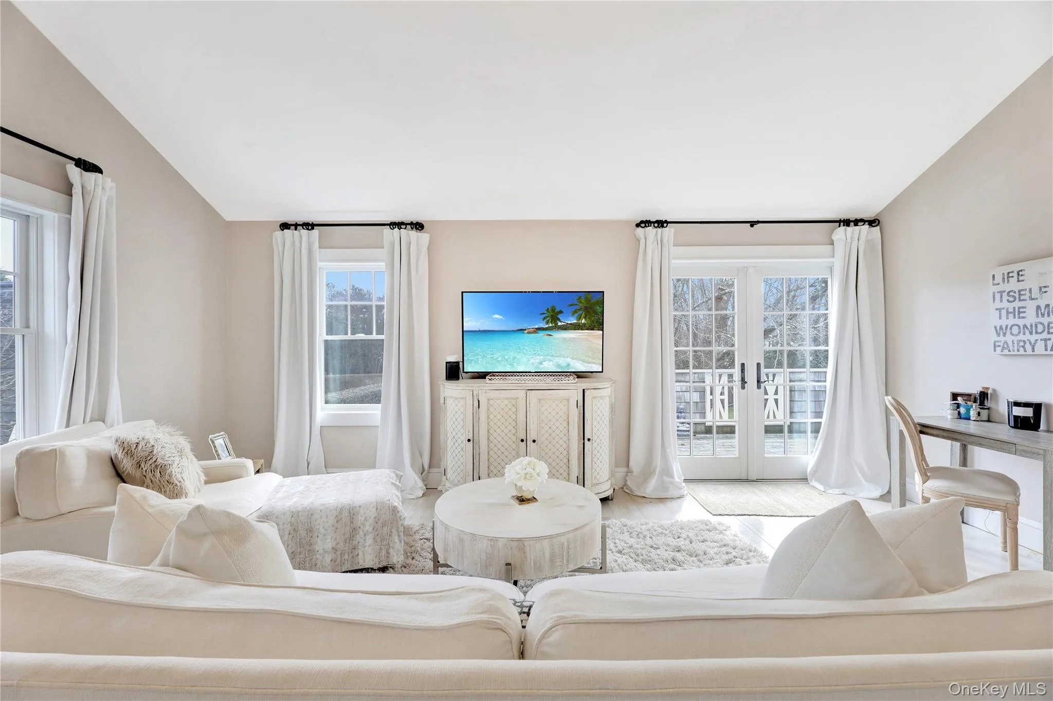 198 South Country Road, Southampton, NY, 4 Bedroom Bedrooms, 9 Room Rooms,4 BathroomBathrooms,Residential Lease,For Rent,South Country,0,1059981 198 South Country Road, Southampton, NY, 4 Bedroom Bedrooms, 9 Room Rooms,4 BathroomBathrooms,Residential Lease,For Rent,South Country,0,1059981