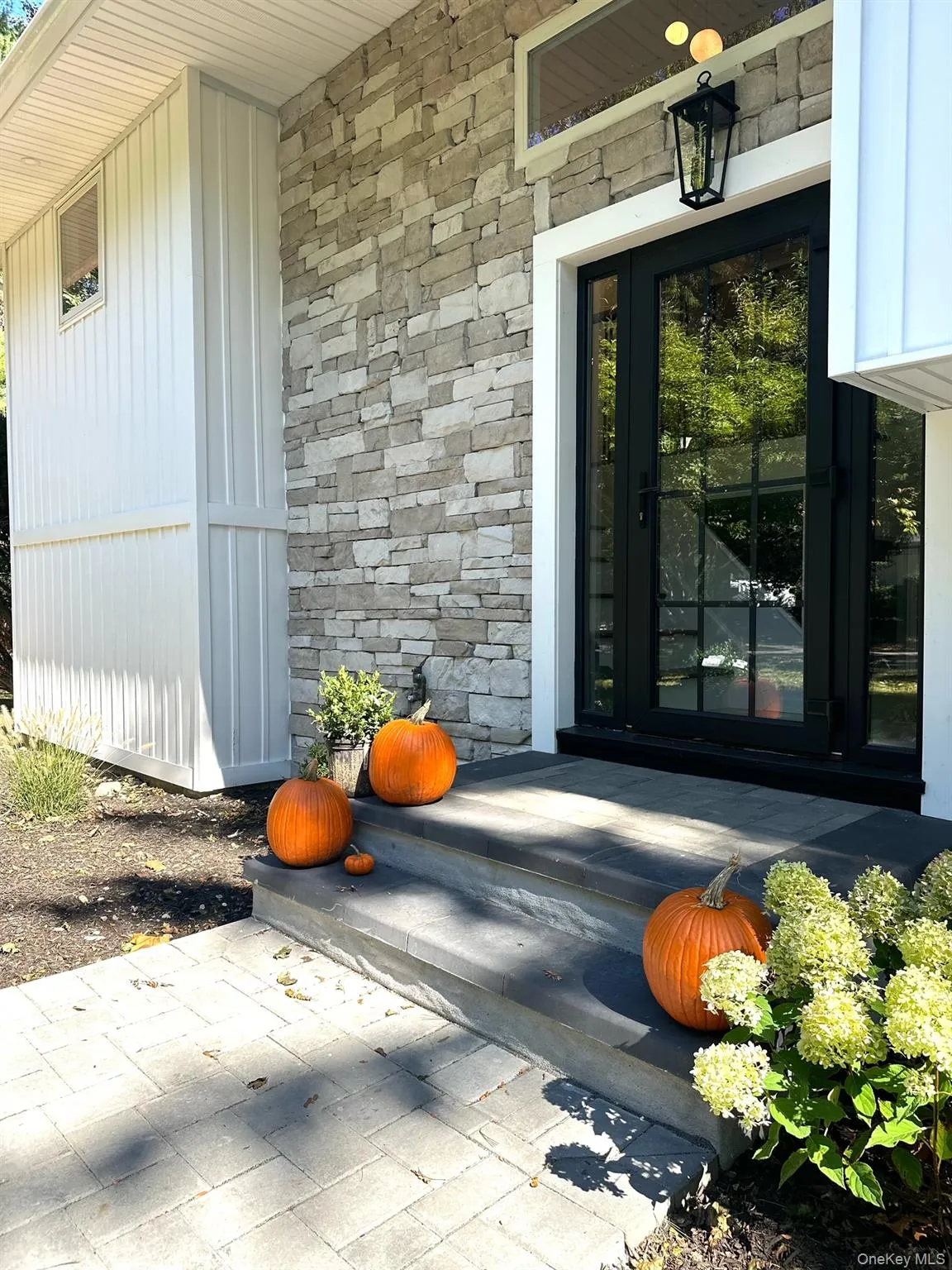 10 Moonedge Road, Huntington, NY, 4 Bedrooms Bedrooms, 9 Rooms Rooms,3 BathroomsBathrooms,Residential,For Rent,Moonedge,0,1059986 10 Moonedge Road, Huntington, NY, 4 Bedrooms Bedrooms, 9 Rooms Rooms,3 BathroomsBathrooms,Residential,For Rent,Moonedge,0,1059986