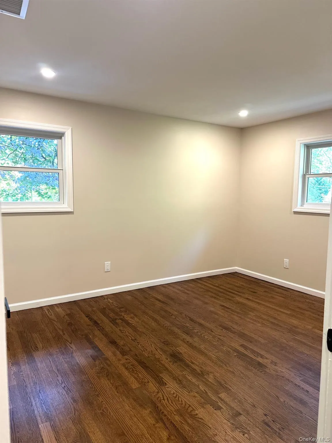 10 Moonedge Road, Huntington, NY, 4 Bedrooms Bedrooms, 9 Rooms Rooms,3 BathroomsBathrooms,Residential,For Rent,Moonedge,0,1059986 10 Moonedge Road, Huntington, NY, 4 Bedrooms Bedrooms, 9 Rooms Rooms,3 BathroomsBathrooms,Residential,For Rent,Moonedge,0,1059986