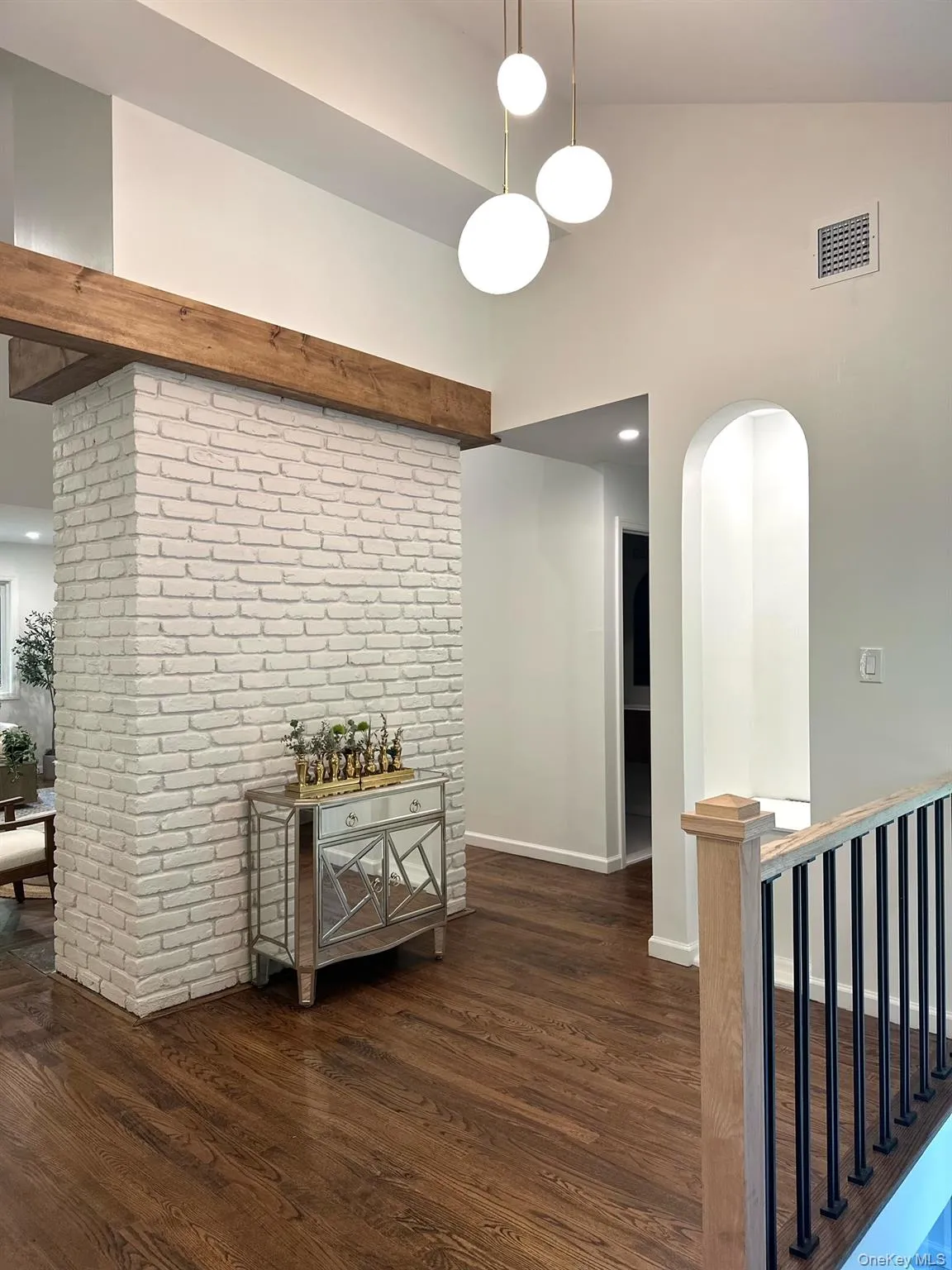 10 Moonedge Road, Huntington, NY, 4 Bedrooms Bedrooms, 9 Rooms Rooms,3 BathroomsBathrooms,Residential,For Rent,Moonedge,0,1059986 10 Moonedge Road, Huntington, NY, 4 Bedrooms Bedrooms, 9 Rooms Rooms,3 BathroomsBathrooms,Residential,For Rent,Moonedge,0,1059986