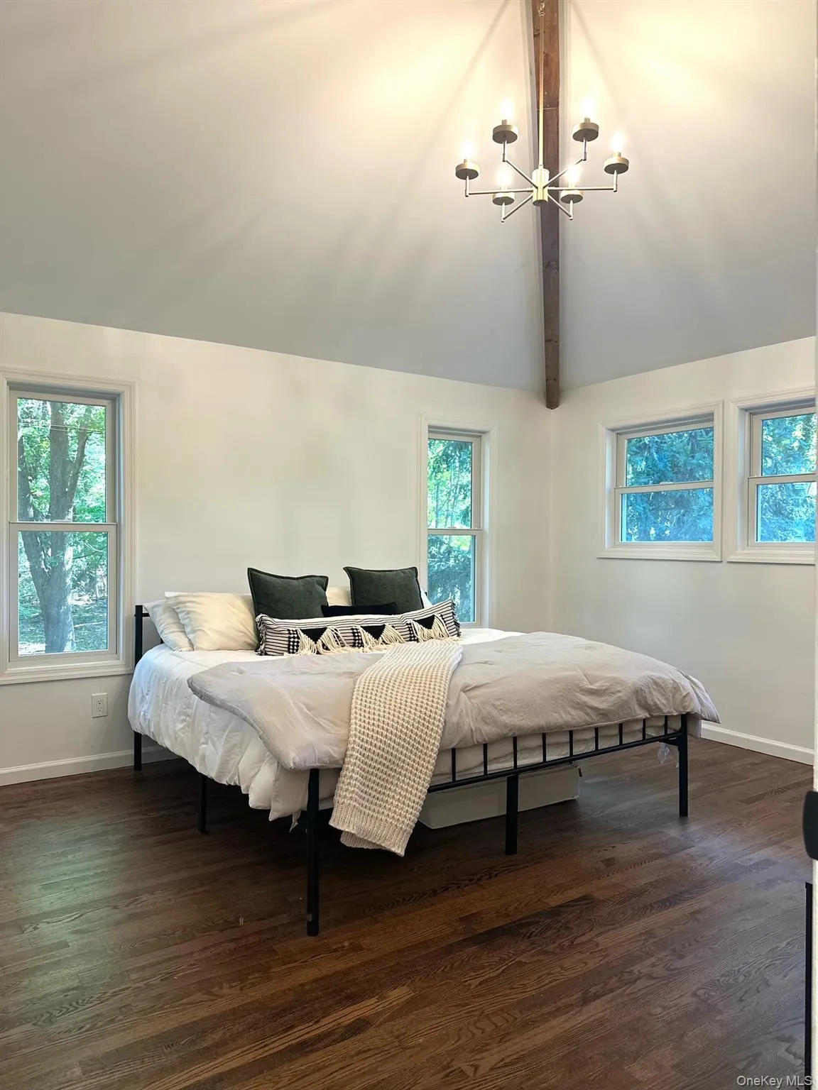 10 Moonedge Road, Huntington, NY, 4 Bedrooms Bedrooms, 9 Rooms Rooms,3 BathroomsBathrooms,Residential,For Rent,Moonedge,0,1059986 10 Moonedge Road, Huntington, NY, 4 Bedrooms Bedrooms, 9 Rooms Rooms,3 BathroomsBathrooms,Residential,For Rent,Moonedge,0,1059986