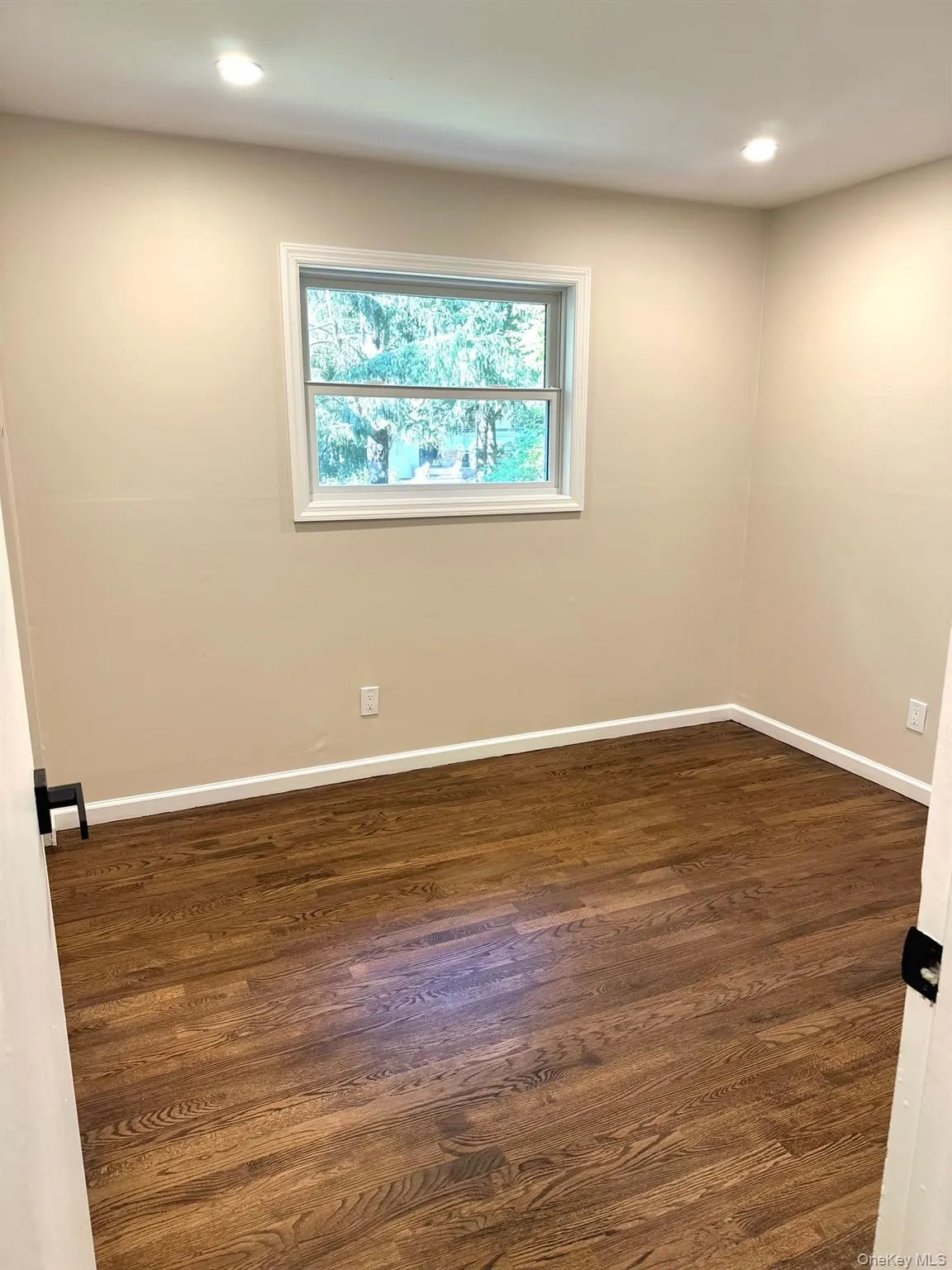 10 Moonedge Road, Huntington, NY, 4 Bedrooms Bedrooms, 9 Rooms Rooms,3 BathroomsBathrooms,Residential,For Rent,Moonedge,0,1059986 10 Moonedge Road, Huntington, NY, 4 Bedrooms Bedrooms, 9 Rooms Rooms,3 BathroomsBathrooms,Residential,For Rent,Moonedge,0,1059986
