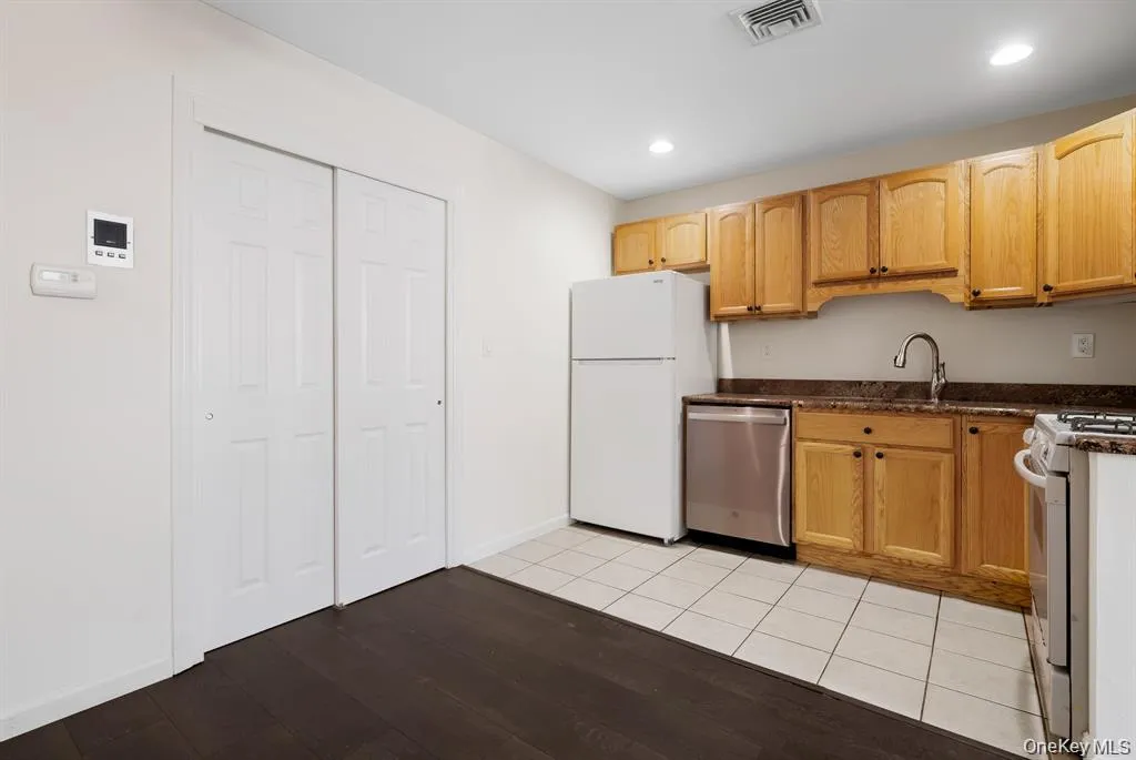 3 Charles Lane, Ramapo, NY, 1 Bedroom Bedrooms, 4 Room Rooms,1 BathroomBathrooms,Residential Lease,For Rent,Charles,0,1059998 3 Charles Lane, Ramapo, NY, 1 Bedroom Bedrooms, 4 Room Rooms,1 BathroomBathrooms,Residential Lease,For Rent,Charles,0,1059998