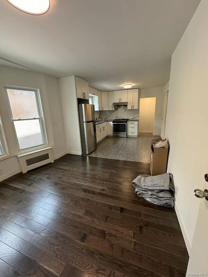 4302 20th Road, New York, NY, 2 Bedroom Bedrooms, 4 Room Rooms,1 BathroomBathrooms,Residential Lease,For Rent,20th,0,1060005 4302 20th Road, New York, NY, 2 Bedroom Bedrooms, 4 Room Rooms,1 BathroomBathrooms,Residential Lease,For Rent,20th,0,1060005