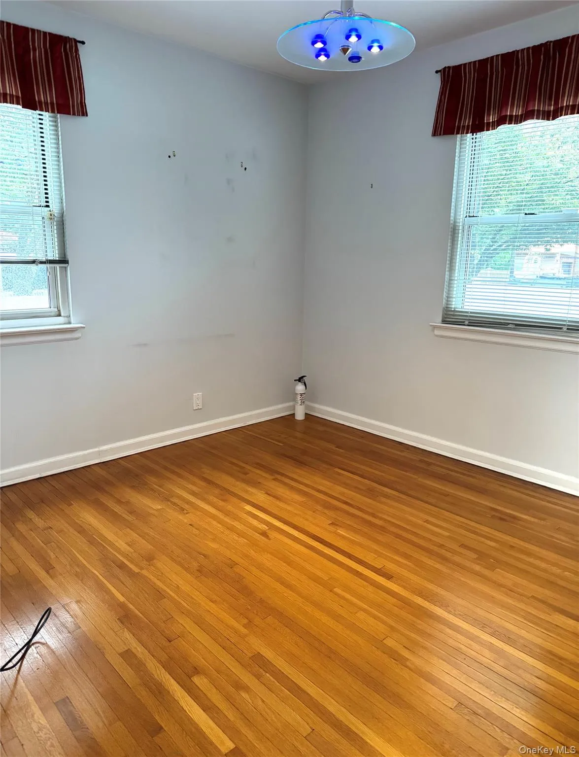 207-20 43rd Ave, New York, NY, 3 Bedrooms Bedrooms, 7 Rooms Rooms,1 BathroomBathrooms,Residential,For Rent,43rd Ave,0,1060013 207-20 43rd Ave, New York, NY, 3 Bedrooms Bedrooms, 7 Rooms Rooms,1 BathroomBathrooms,Residential,For Rent,43rd Ave,0,1060013