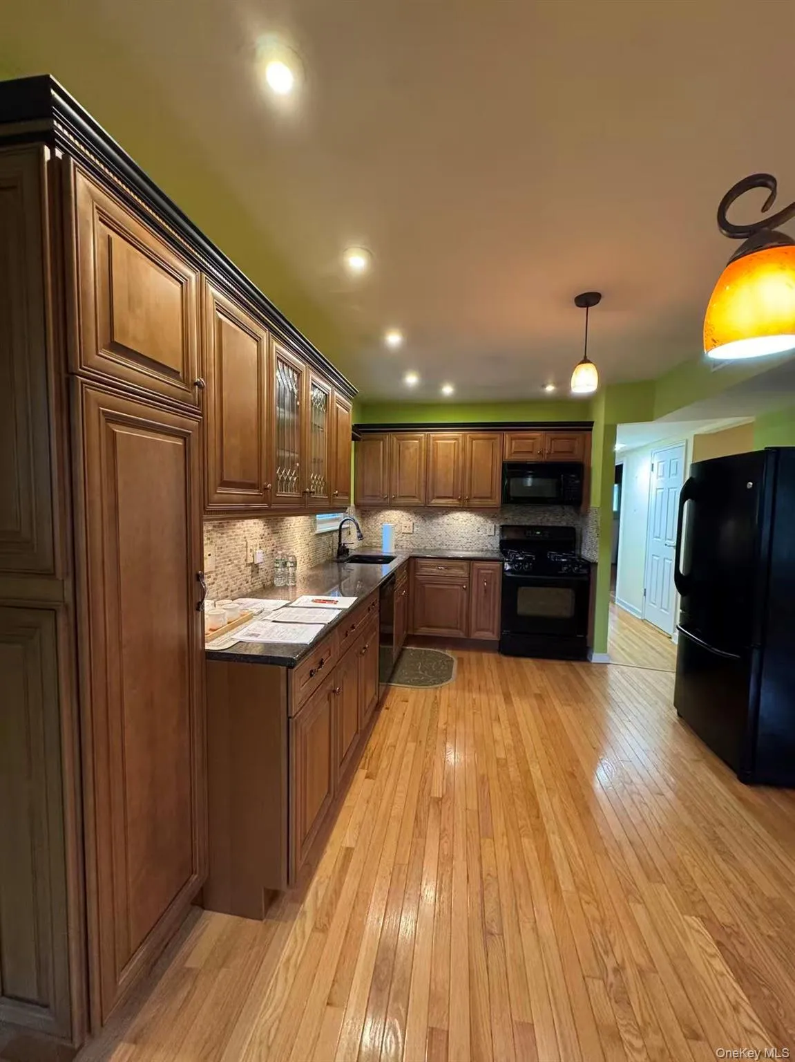 207-20 43rd Ave, New York, NY, 3 Bedrooms Bedrooms, 7 Rooms Rooms,1 BathroomBathrooms,Residential,For Rent,43rd Ave,0,1060013 207-20 43rd Ave, New York, NY, 3 Bedrooms Bedrooms, 7 Rooms Rooms,1 BathroomBathrooms,Residential,For Rent,43rd Ave,0,1060013