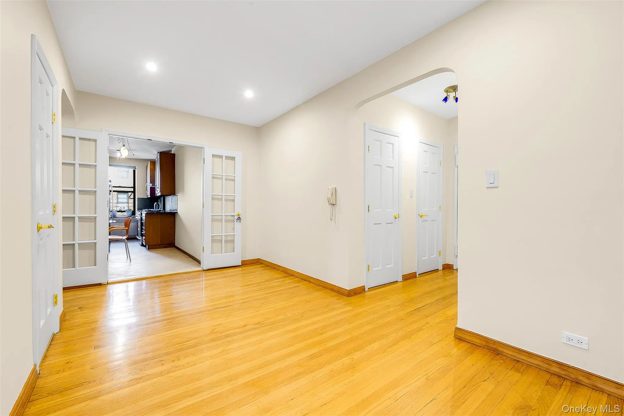 67-35 Yellowstone Boulevard, New York, NY, 2 Bedroom Bedrooms, 6 Room Rooms,1 BathroomBathrooms,Residential Lease,For Rent,Yellowstone,0,1060017 67-35 Yellowstone Boulevard, New York, NY, 2 Bedroom Bedrooms, 6 Room Rooms,1 BathroomBathrooms,Residential Lease,For Rent,Yellowstone,0,1060017