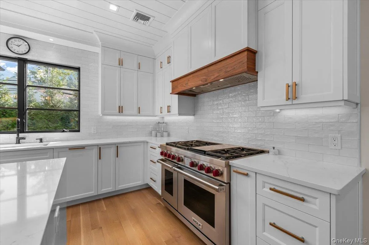 264 Northwoods Road, North Hempstead, NY, 5 Bedrooms Bedrooms, 10 Rooms Rooms,5 BathroomsBathrooms,Residential,For Rent,Northwoods,0,1060020 264 Northwoods Road, North Hempstead, NY, 5 Bedrooms Bedrooms, 10 Rooms Rooms,5 BathroomsBathrooms,Residential,For Rent,Northwoods,0,1060020