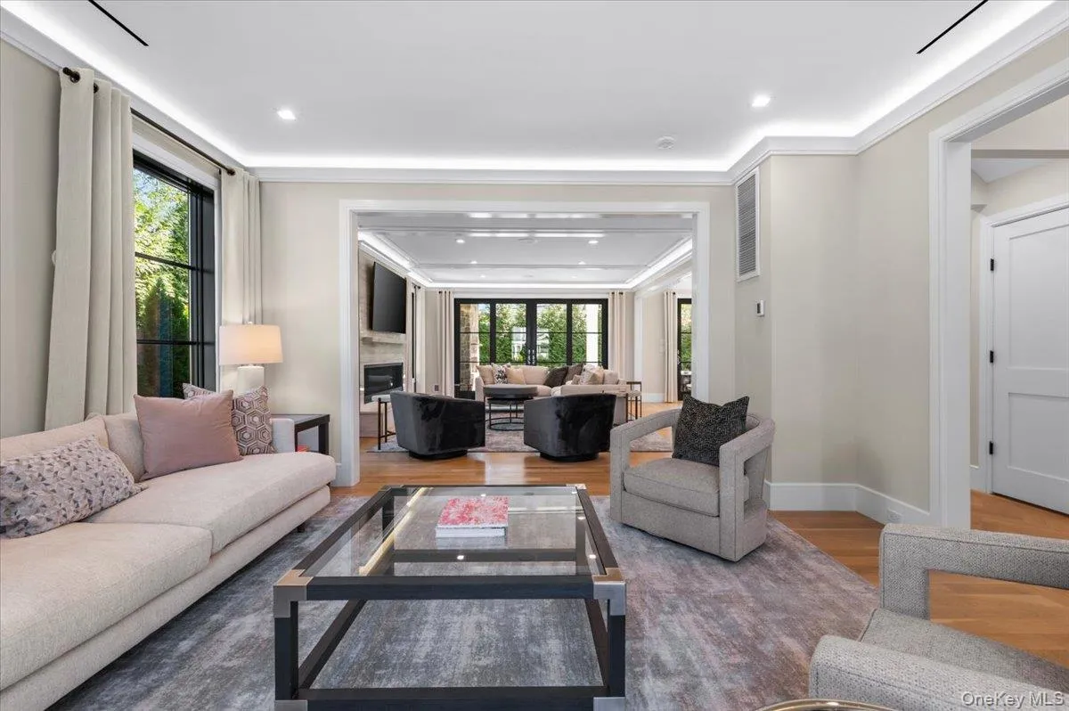 264 Northwoods Road, North Hempstead, NY, 5 Bedrooms Bedrooms, 10 Rooms Rooms,5 BathroomsBathrooms,Residential,For Rent,Northwoods,0,1060020 264 Northwoods Road, North Hempstead, NY, 5 Bedrooms Bedrooms, 10 Rooms Rooms,5 BathroomsBathrooms,Residential,For Rent,Northwoods,0,1060020